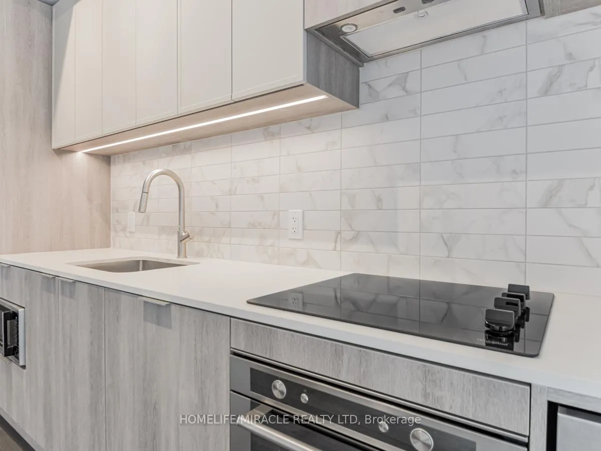 Photo 12 of 2020 Bathurst Street, Toronto, Humewood-Cedarvale — HOMEH
