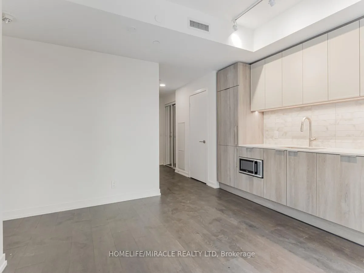 Photo 16 of 2020 Bathurst Street, Toronto, Humewood-Cedarvale — HOMEH