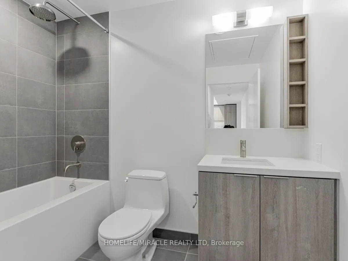 Photo 17 of 2020 Bathurst Street, Toronto, Humewood-Cedarvale — HOMEH