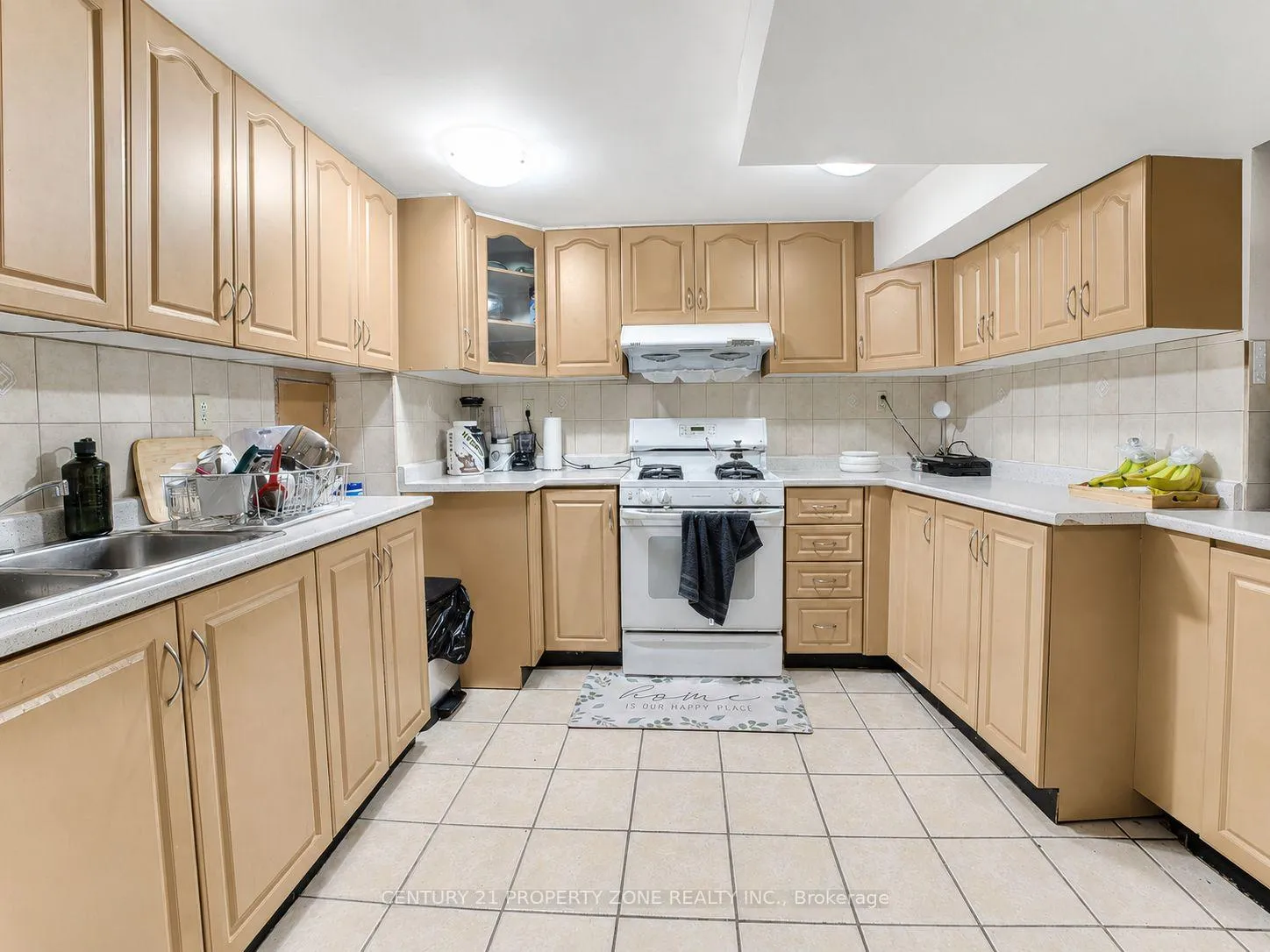 Photo 3 of 7652 Roselle Crescent, Mississauga, Malton — HOMEH
