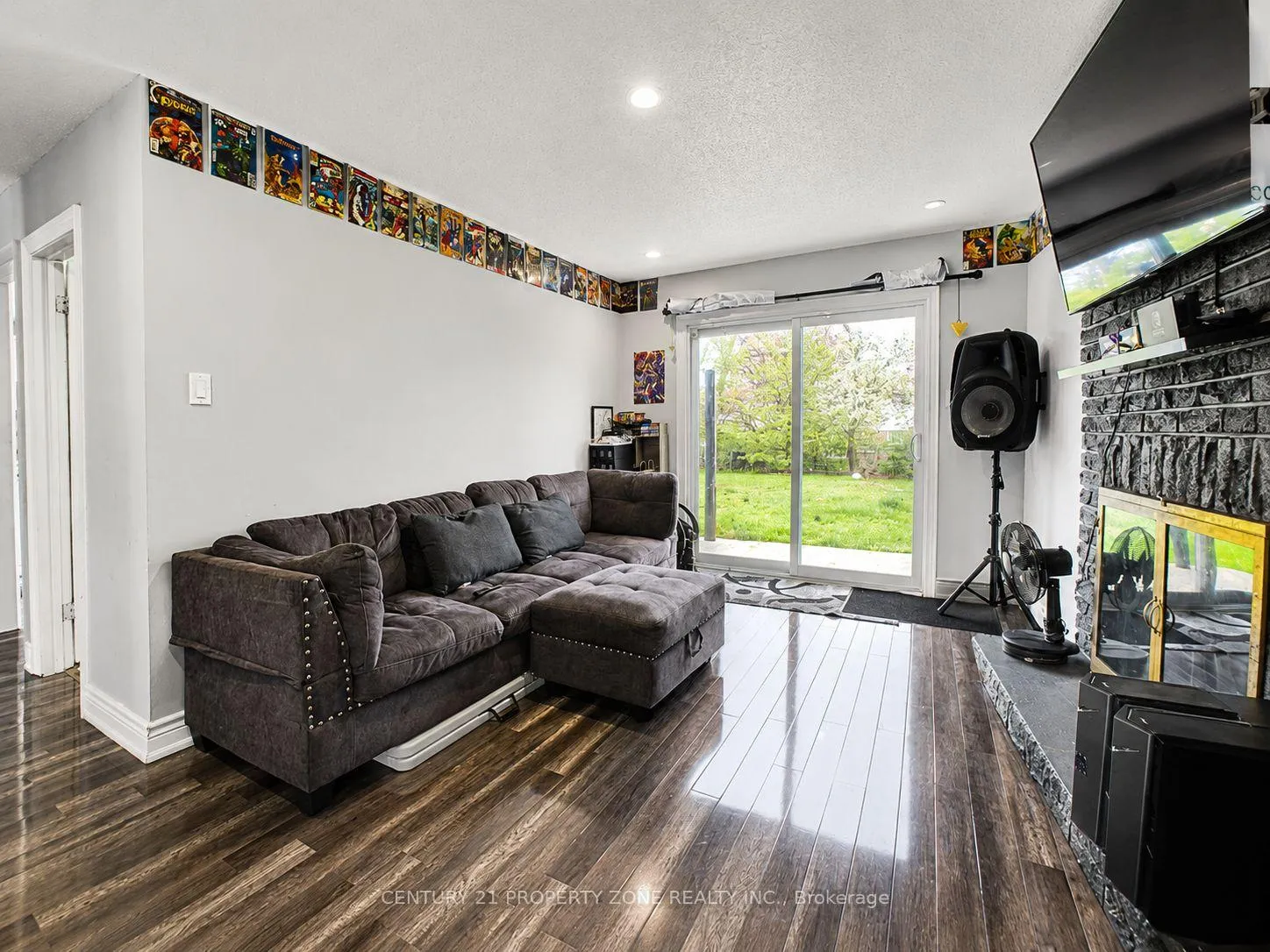 Photo 6 of 7652 Roselle Crescent, Mississauga, Malton — HOMEH