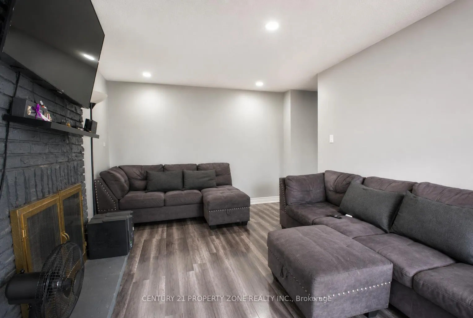 Photo 7 of 7652 Roselle Crescent, Mississauga, Malton — HOMEH