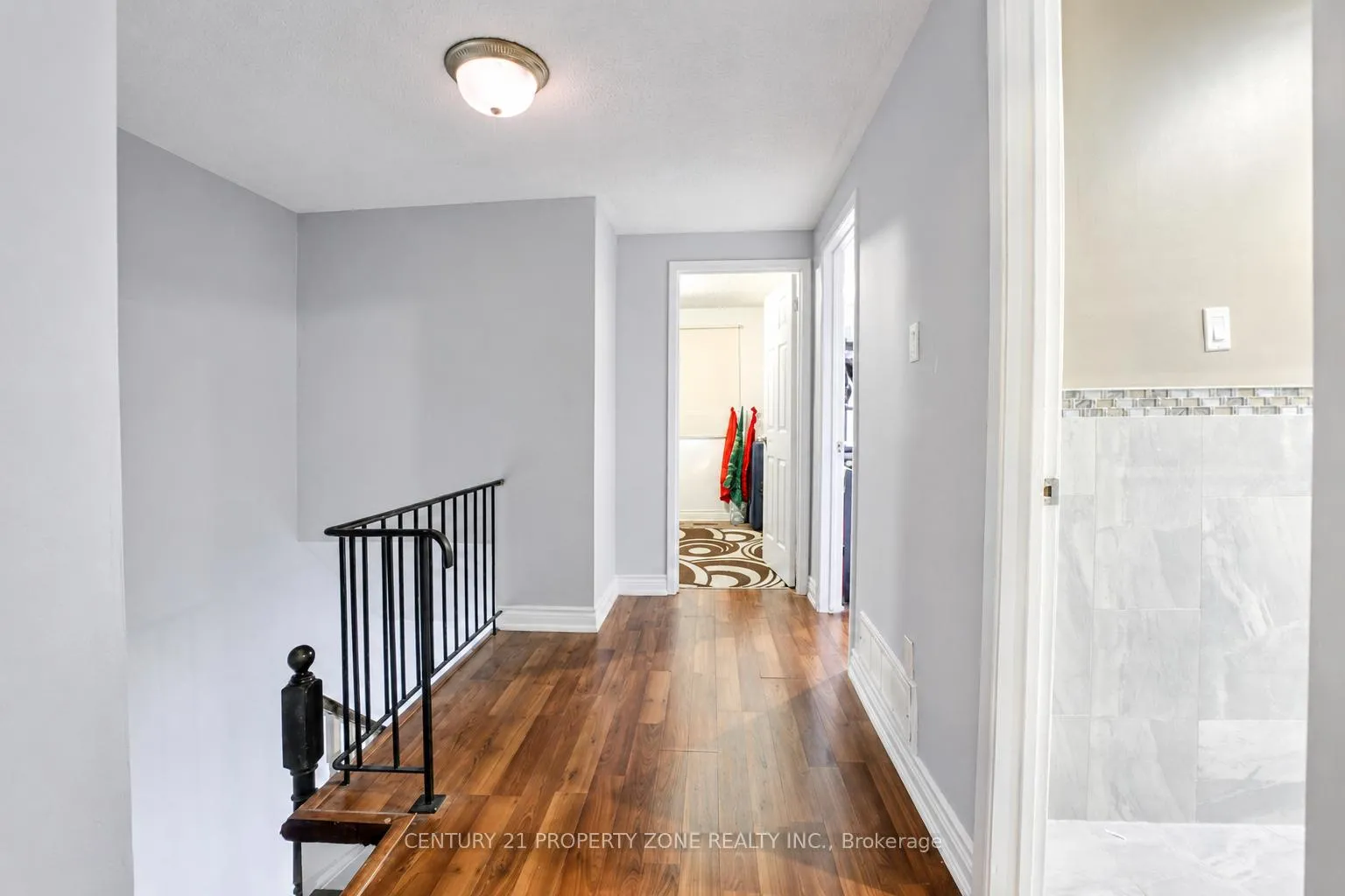 Photo 10 of 7652 Roselle Crescent, Mississauga, Malton — HOMEH