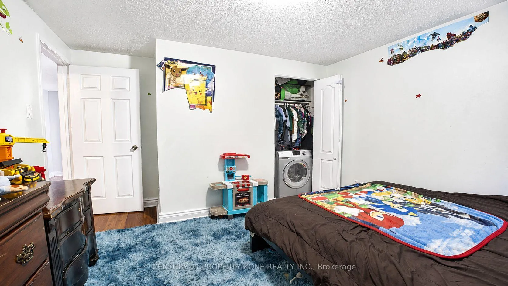Photo 12 of 7652 Roselle Crescent, Mississauga, Malton — HOMEH