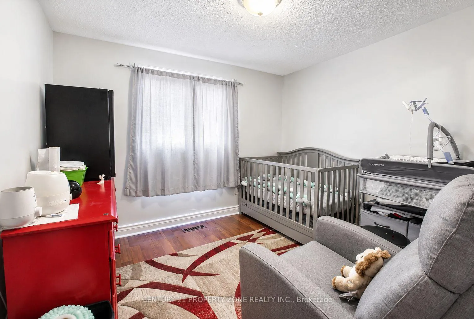 Photo 13 of 7652 Roselle Crescent, Mississauga, Malton — HOMEH