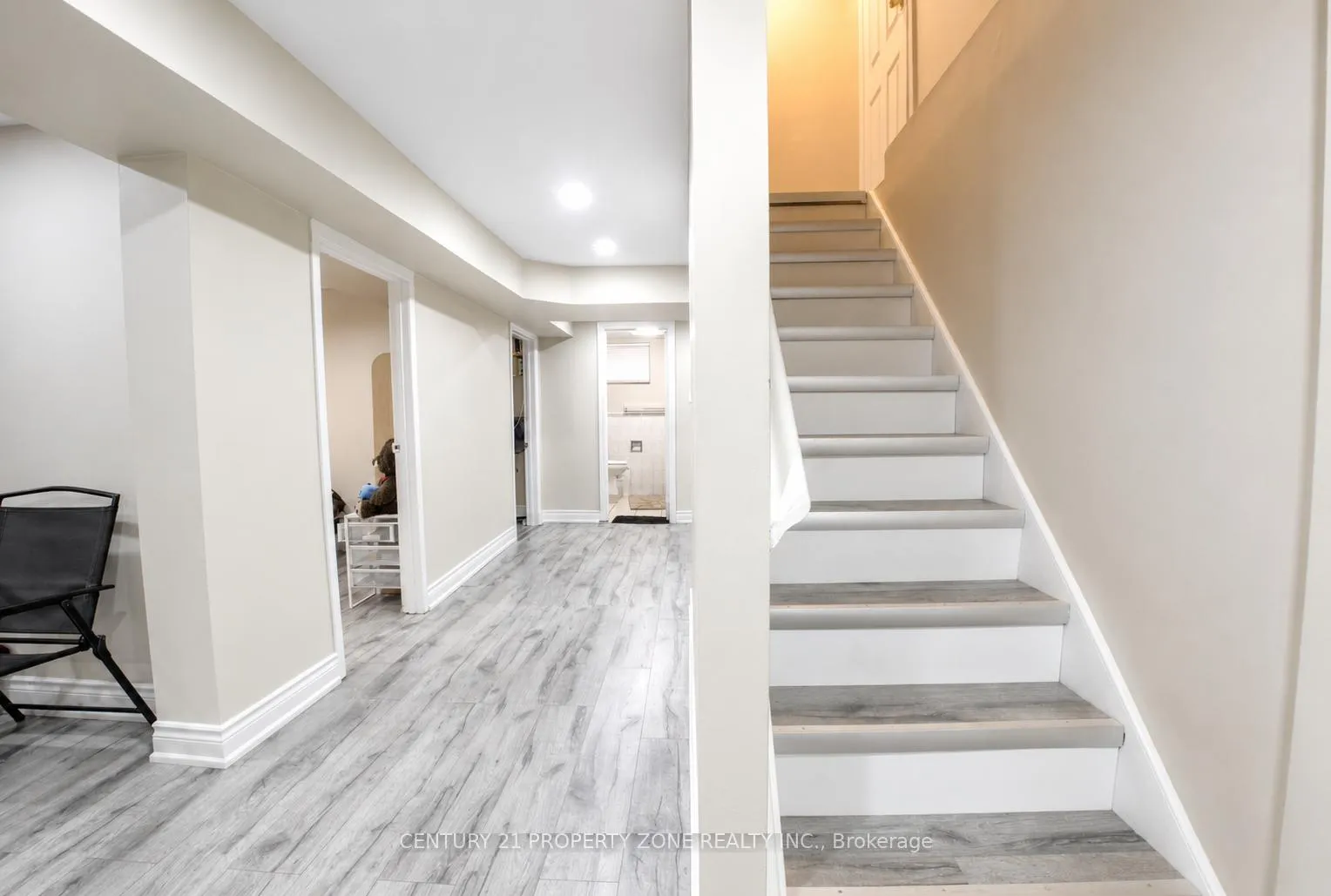 Photo 18 of 7652 Roselle Crescent, Mississauga, Malton — HOMEH