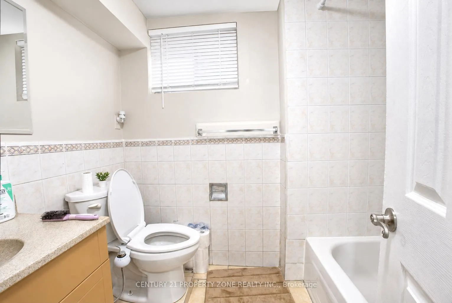 Photo 25 of 7652 Roselle Crescent, Mississauga, Malton — HOMEH