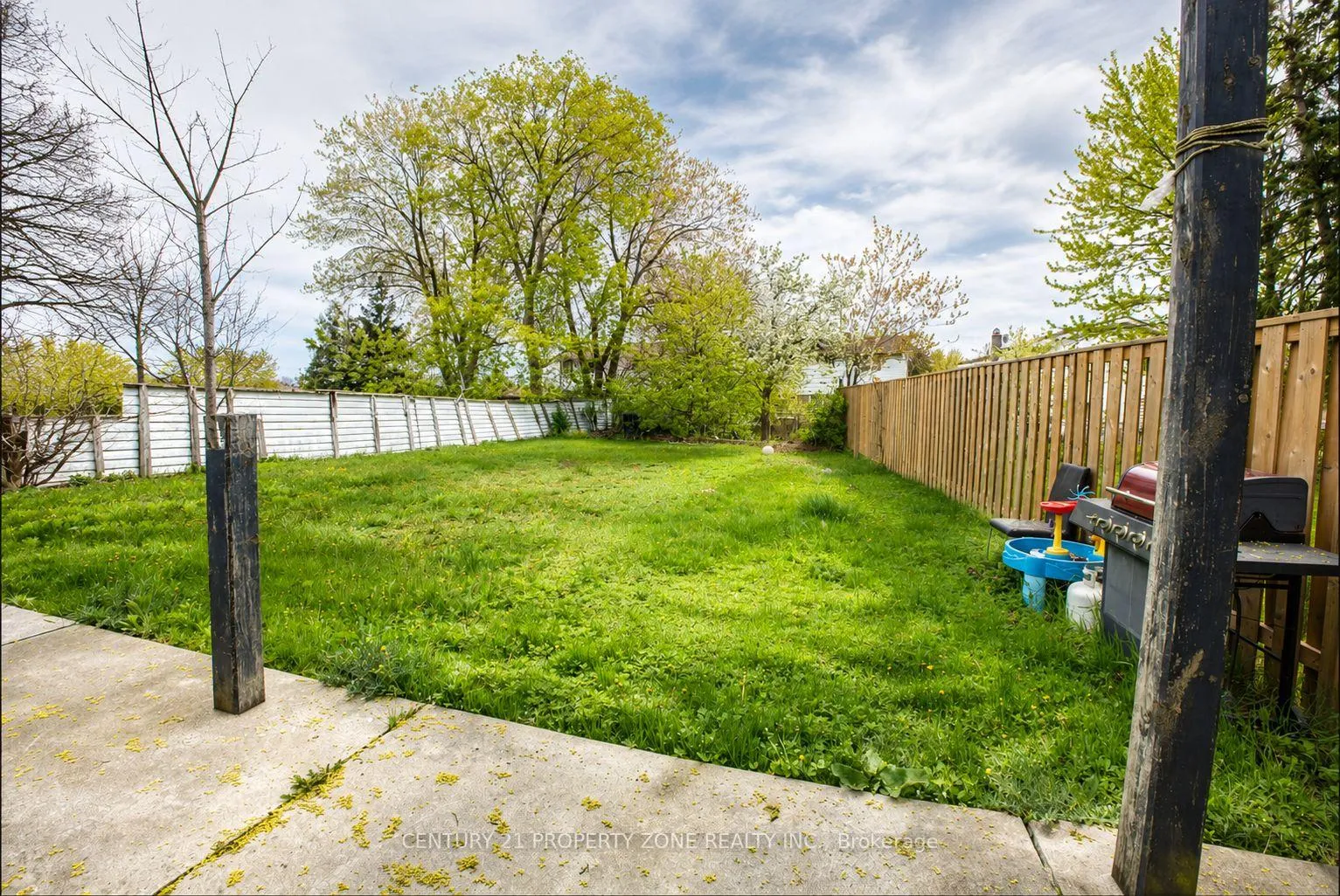 Photo 27 of 7652 Roselle Crescent, Mississauga, Malton — HOMEH