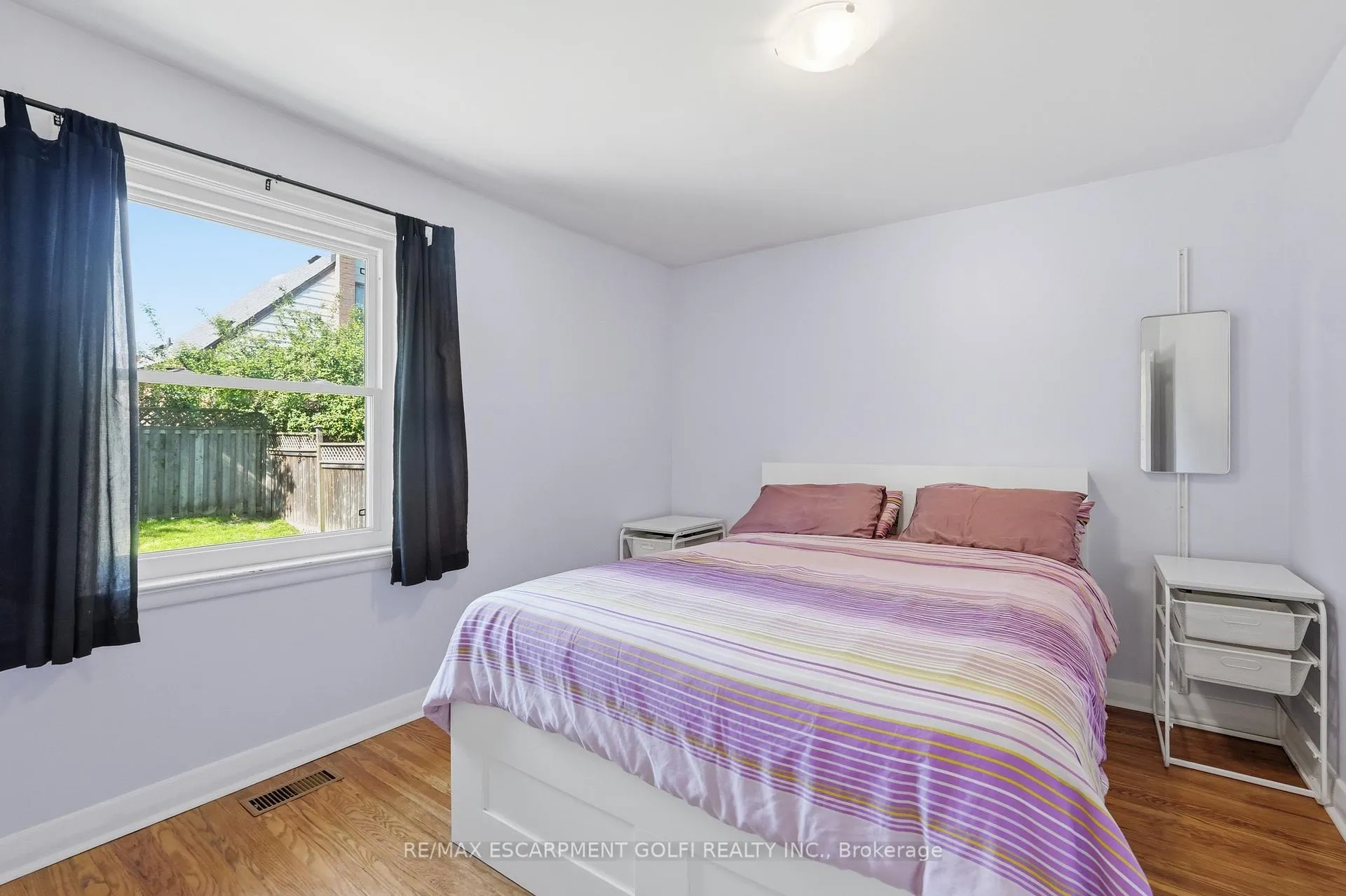 Photo 14 of 764 Brucedale Avenue E, Hamilton, Raleigh — HOMEH