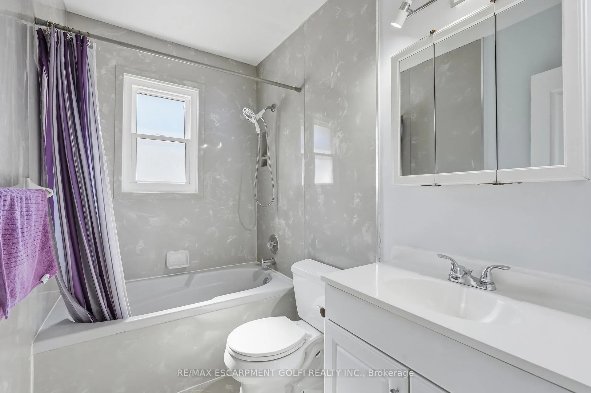 Photo 18 of 764 Brucedale Avenue E, Hamilton, Raleigh — HOMEH