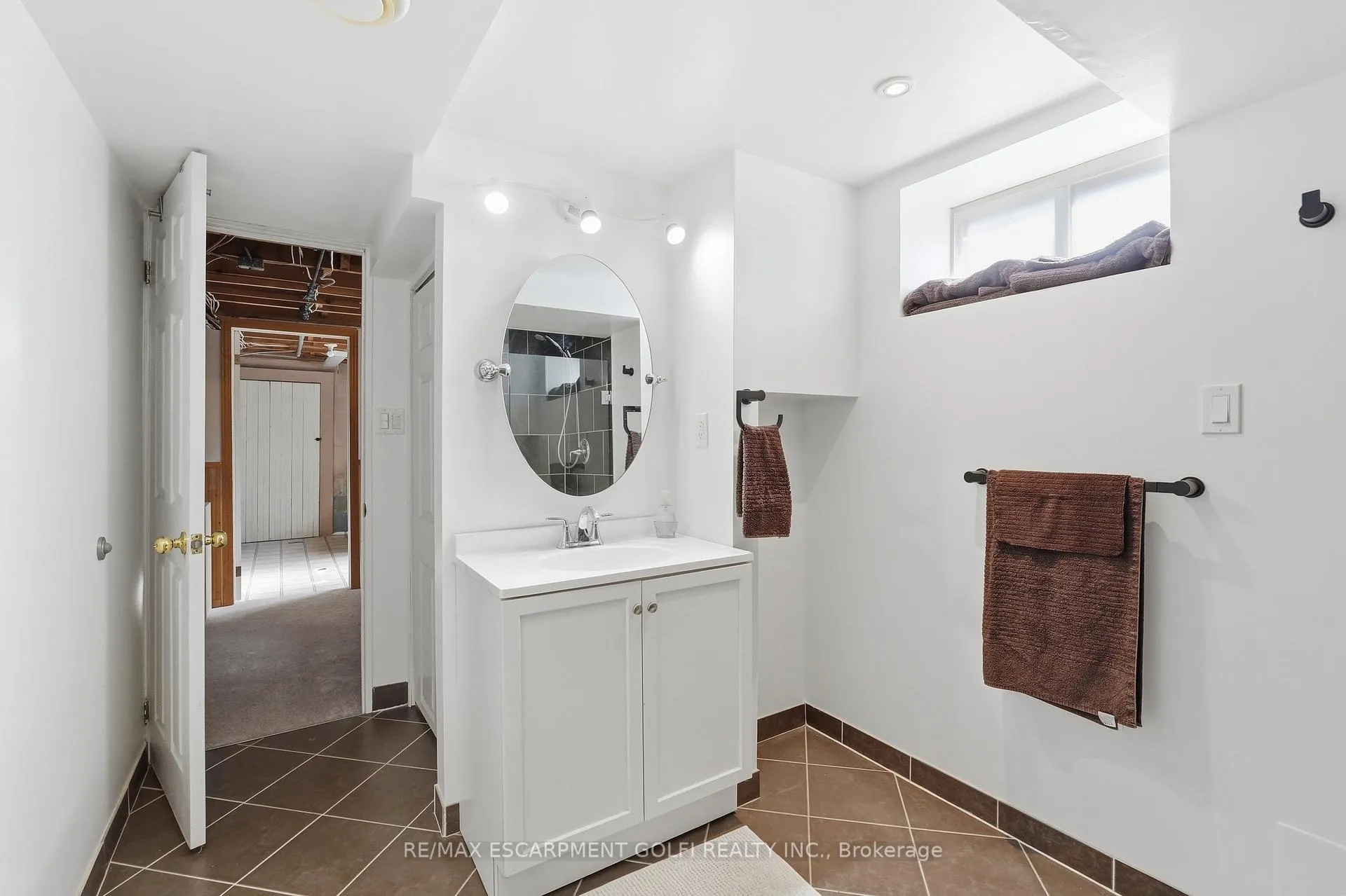 Photo 25 of 764 Brucedale Avenue E, Hamilton, Raleigh — HOMEH