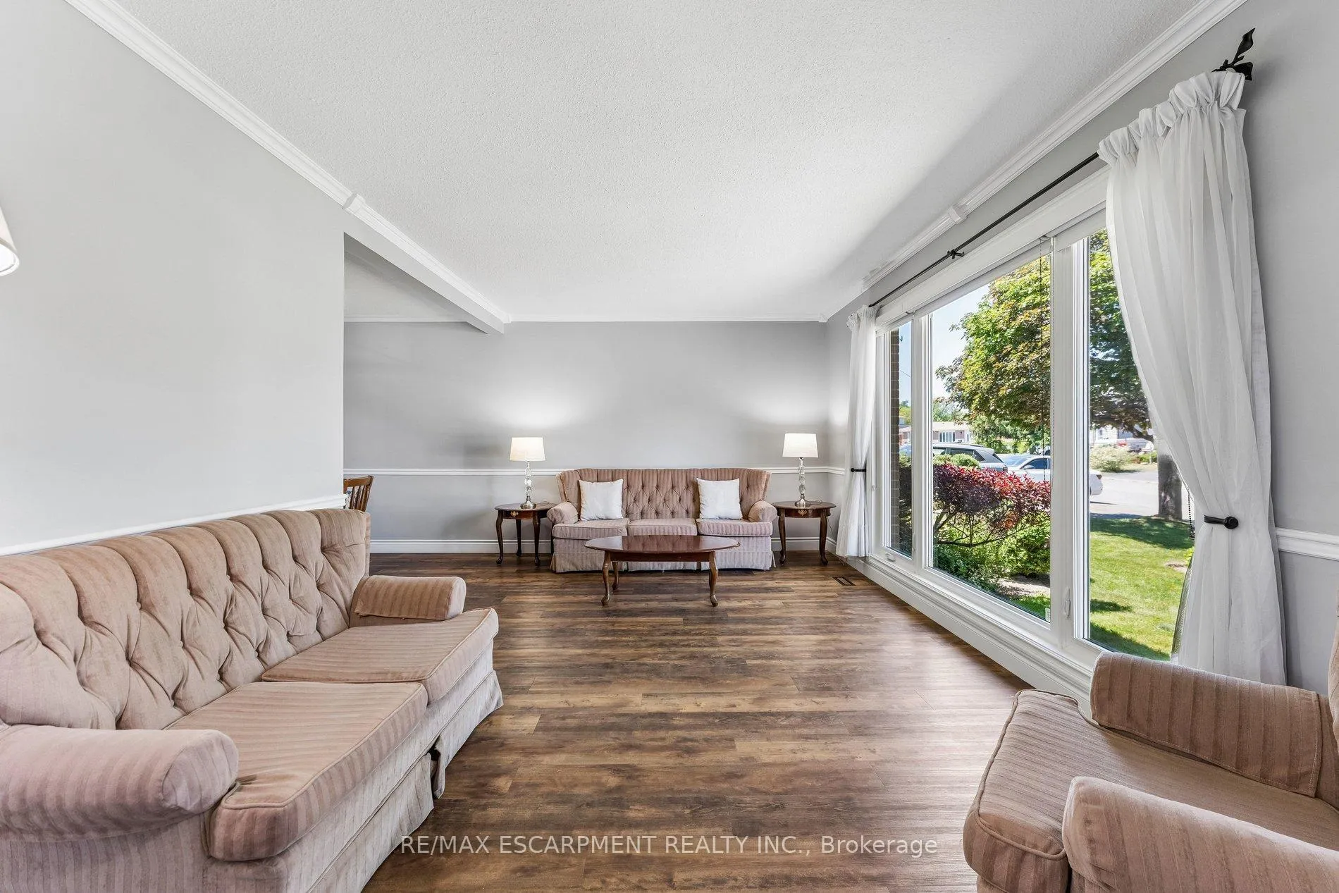 Photo 7 of 29 Deeside Crescent, Brampton, Southgate — HOMEH