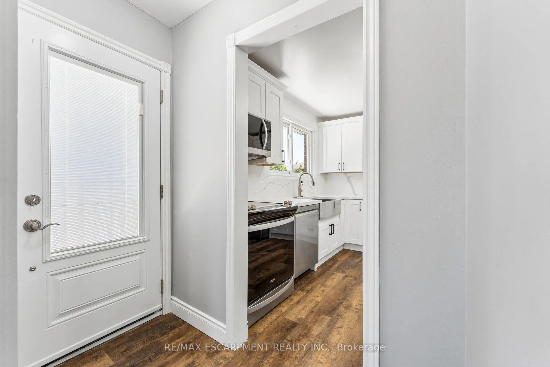Photo 8 of 29 Deeside Crescent, Brampton, Southgate — HOMEH