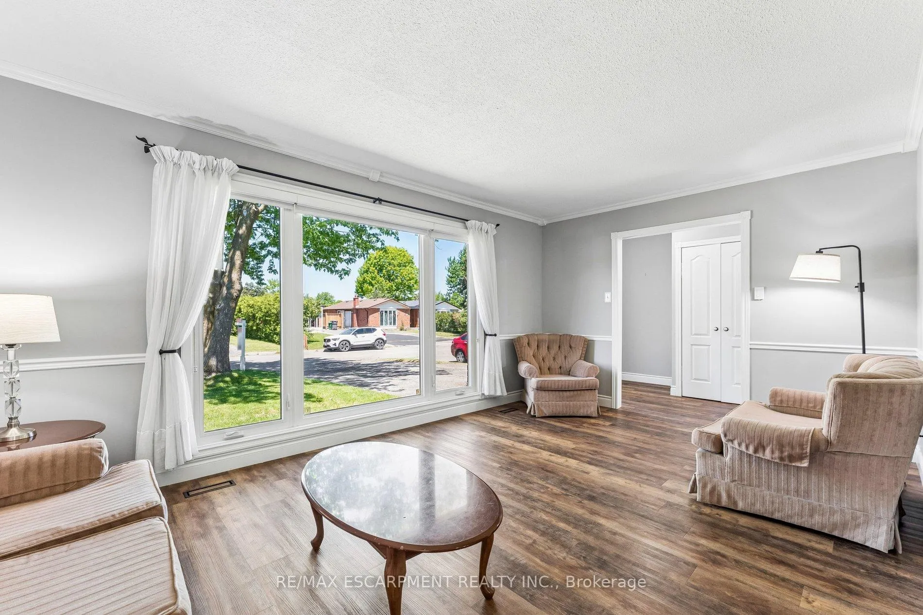 Photo 10 of 29 Deeside Crescent, Brampton, Southgate — HOMEH