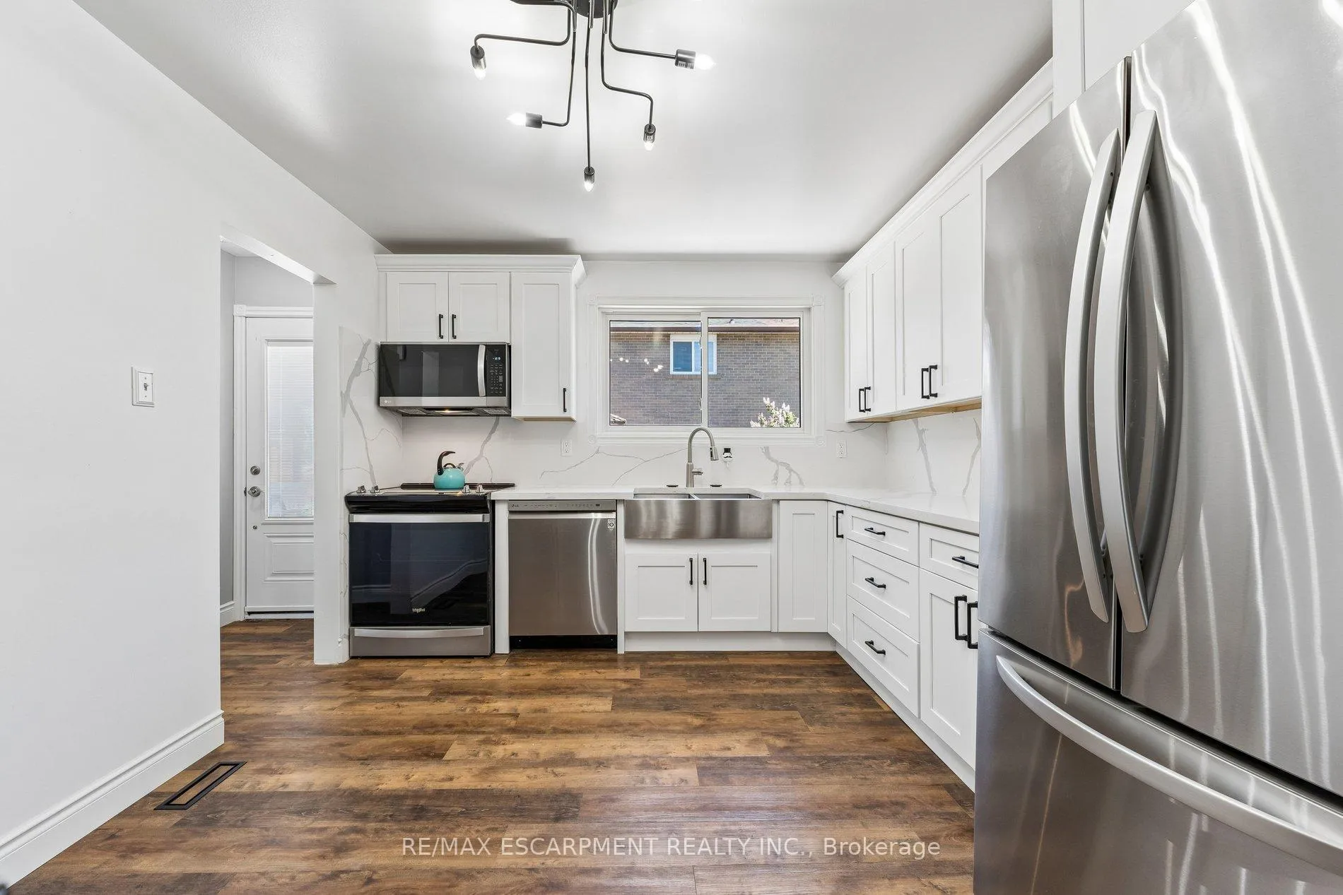 Photo 14 of 29 Deeside Crescent, Brampton, Southgate — HOMEH