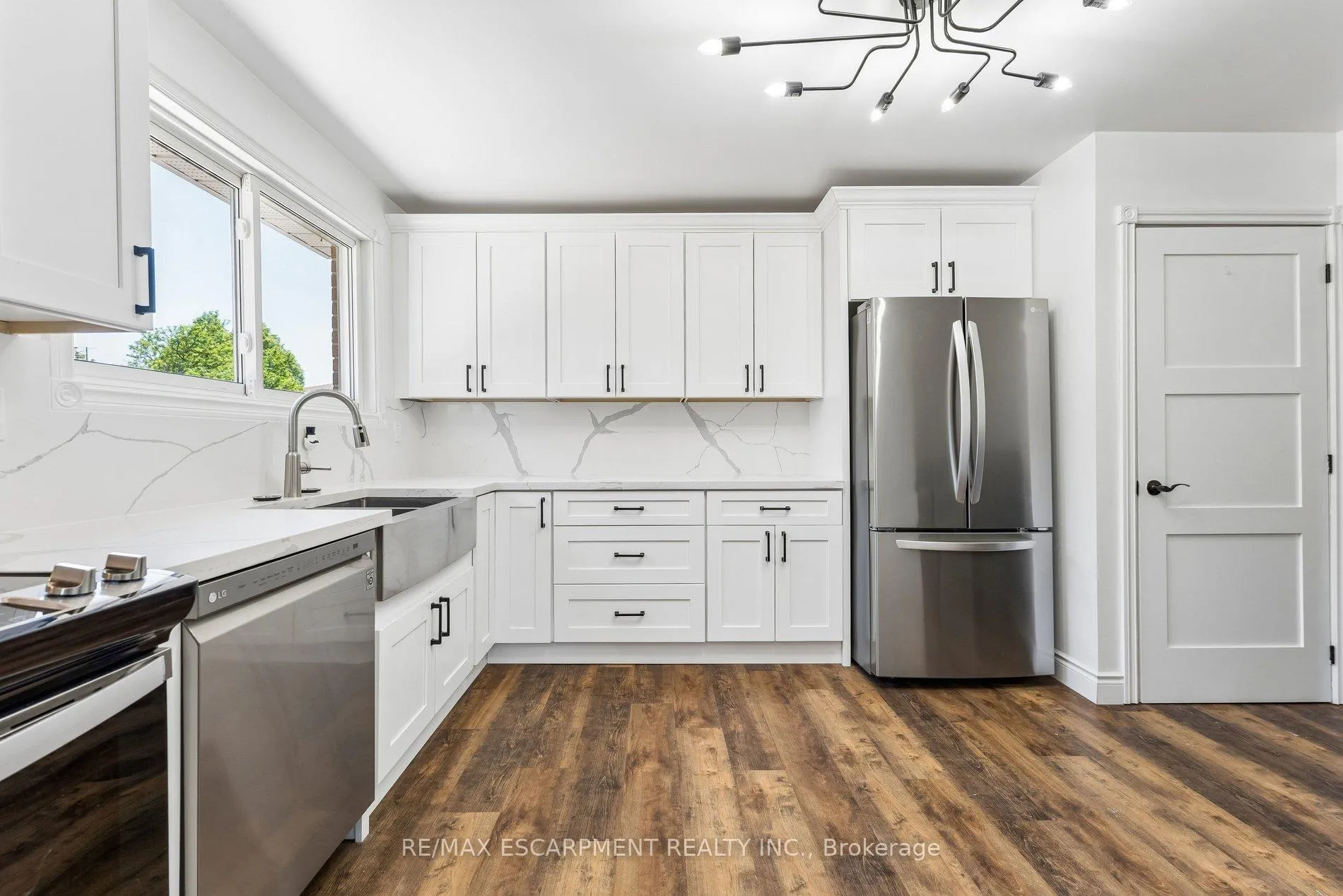 Photo 16 of 29 Deeside Crescent, Brampton, Southgate — HOMEH