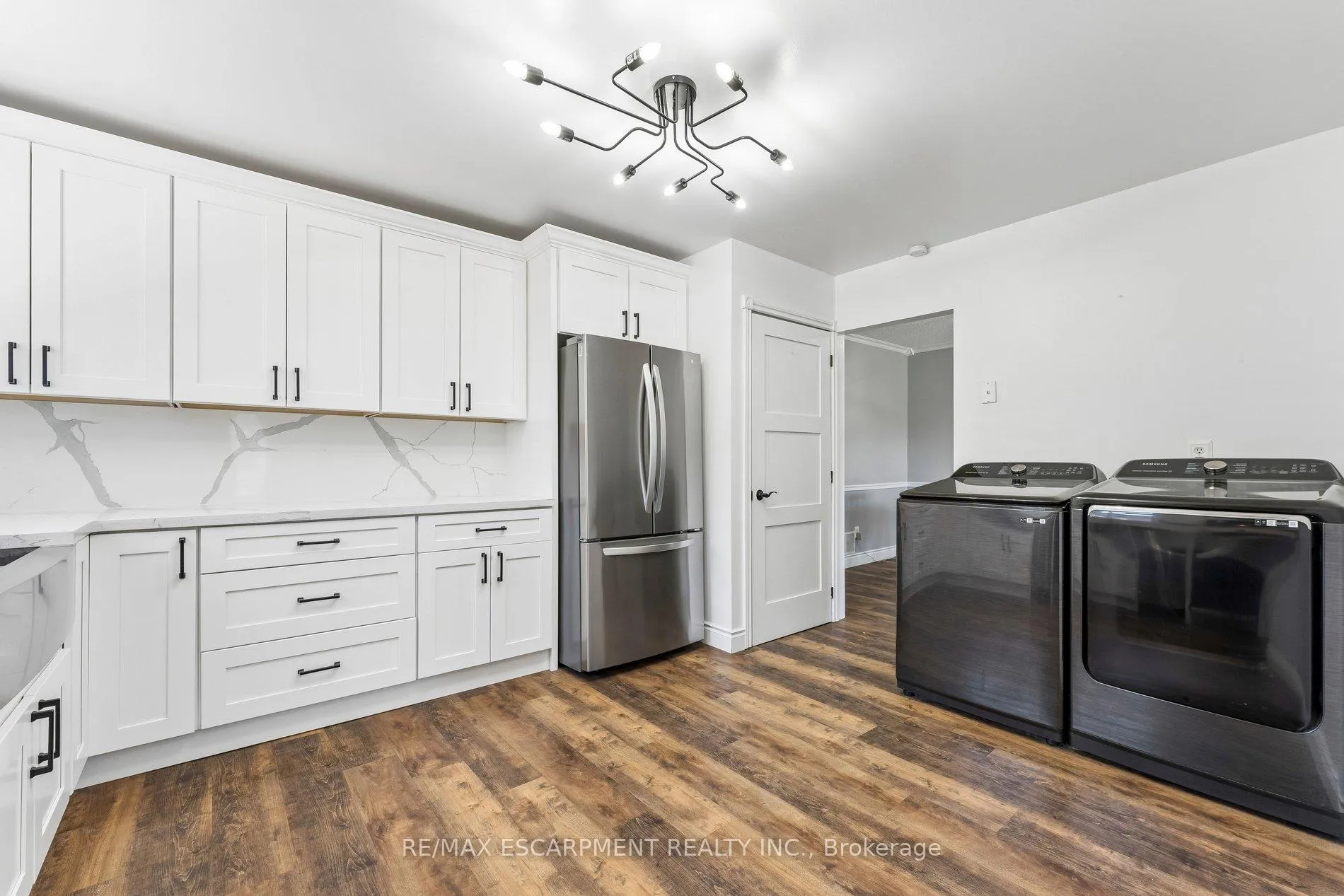Photo 17 of 29 Deeside Crescent, Brampton, Southgate — HOMEH