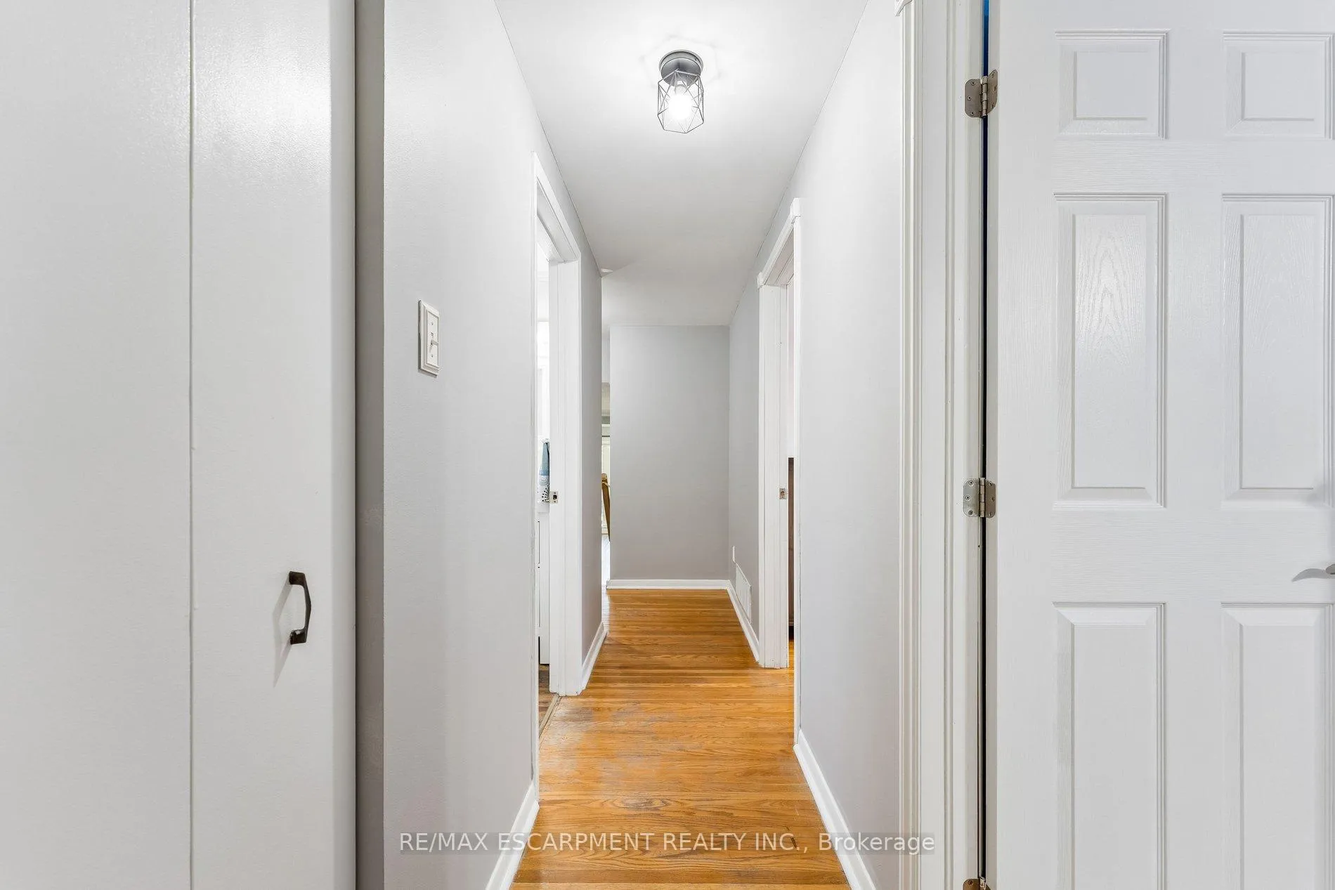 Photo 20 of 29 Deeside Crescent, Brampton, Southgate — HOMEH