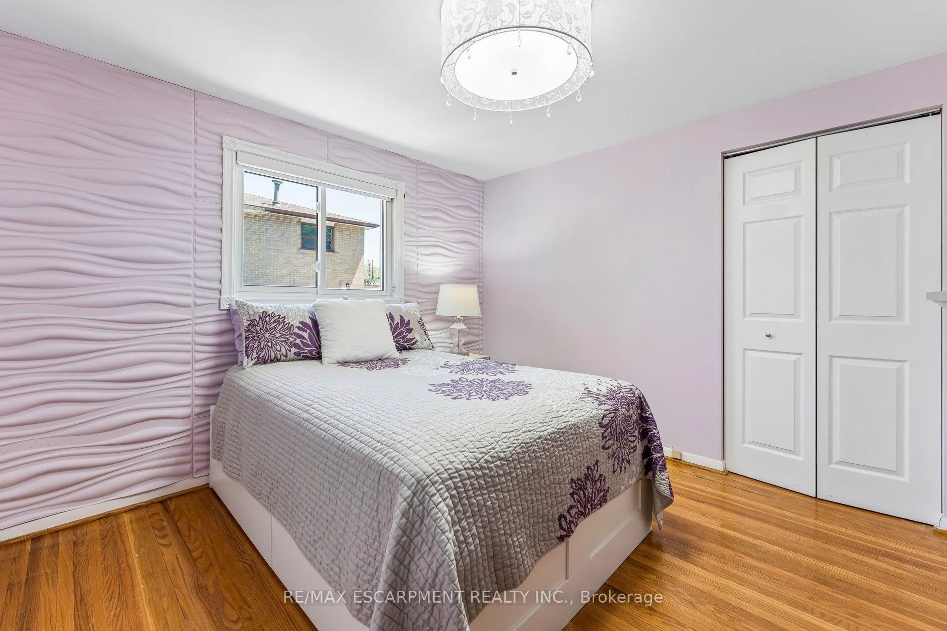 Photo 24 of 29 Deeside Crescent, Brampton, Southgate — HOMEH