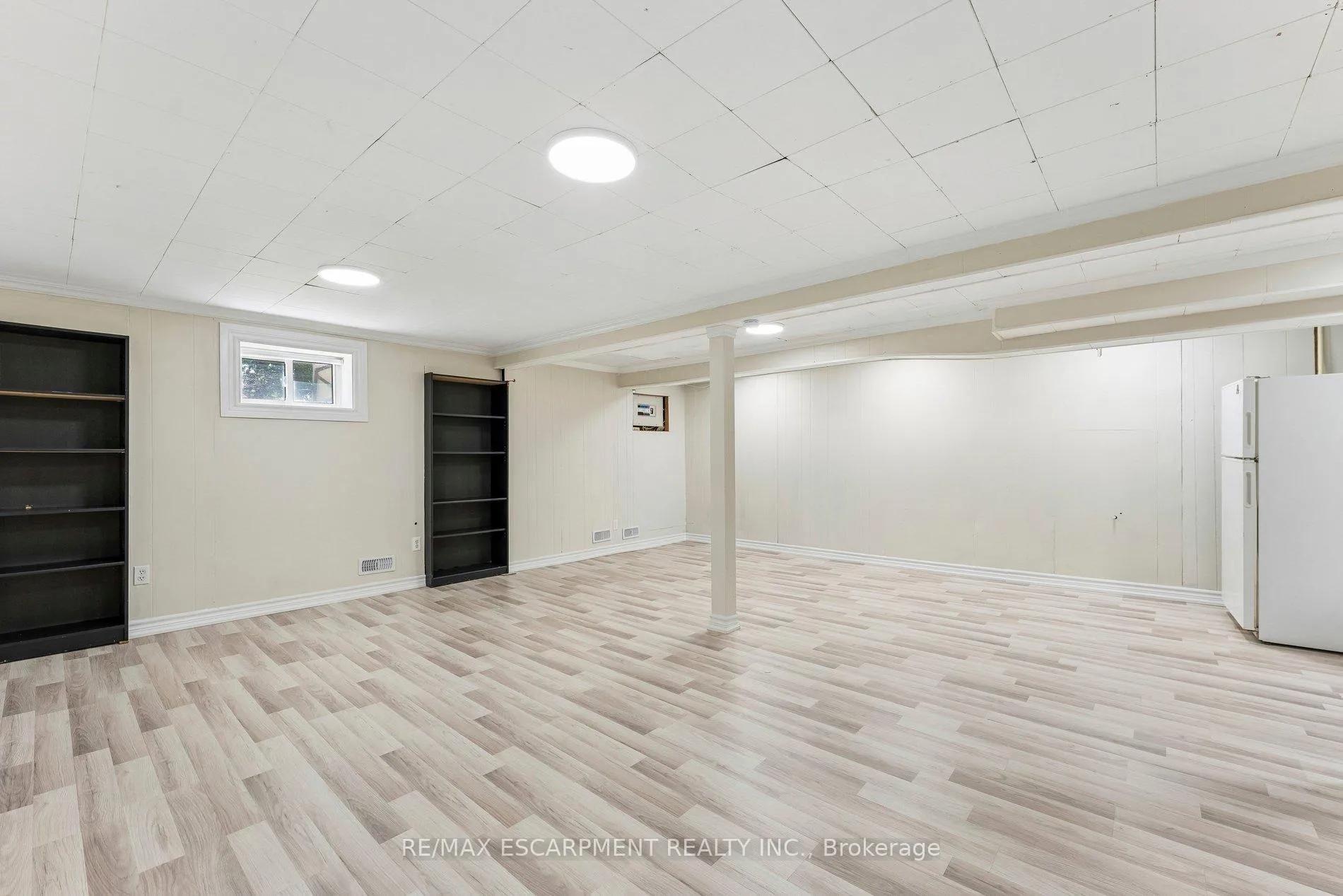 Photo 31 of 29 Deeside Crescent, Brampton, Southgate — HOMEH