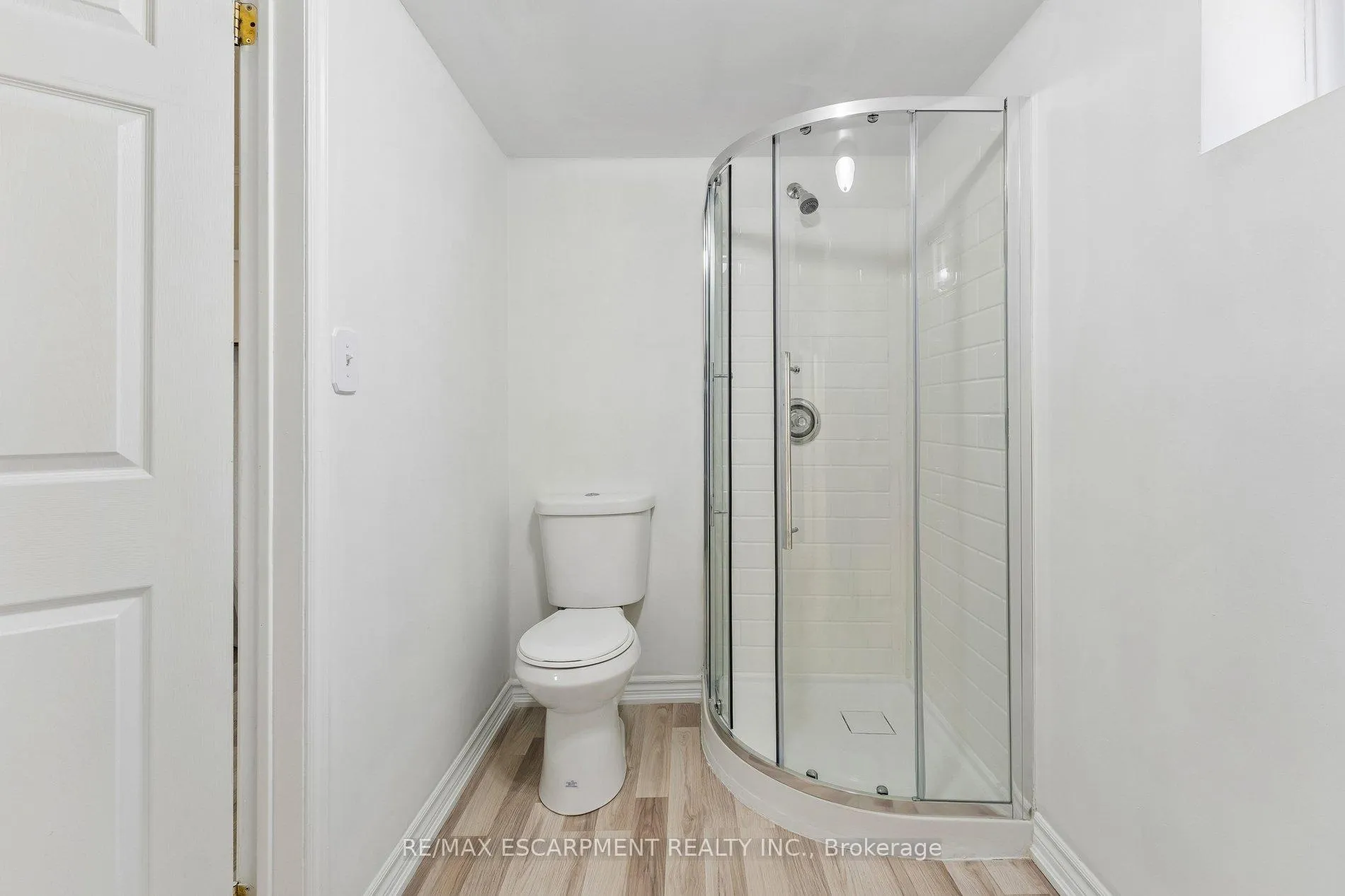 Photo 35 of 29 Deeside Crescent, Brampton, Southgate — HOMEH
