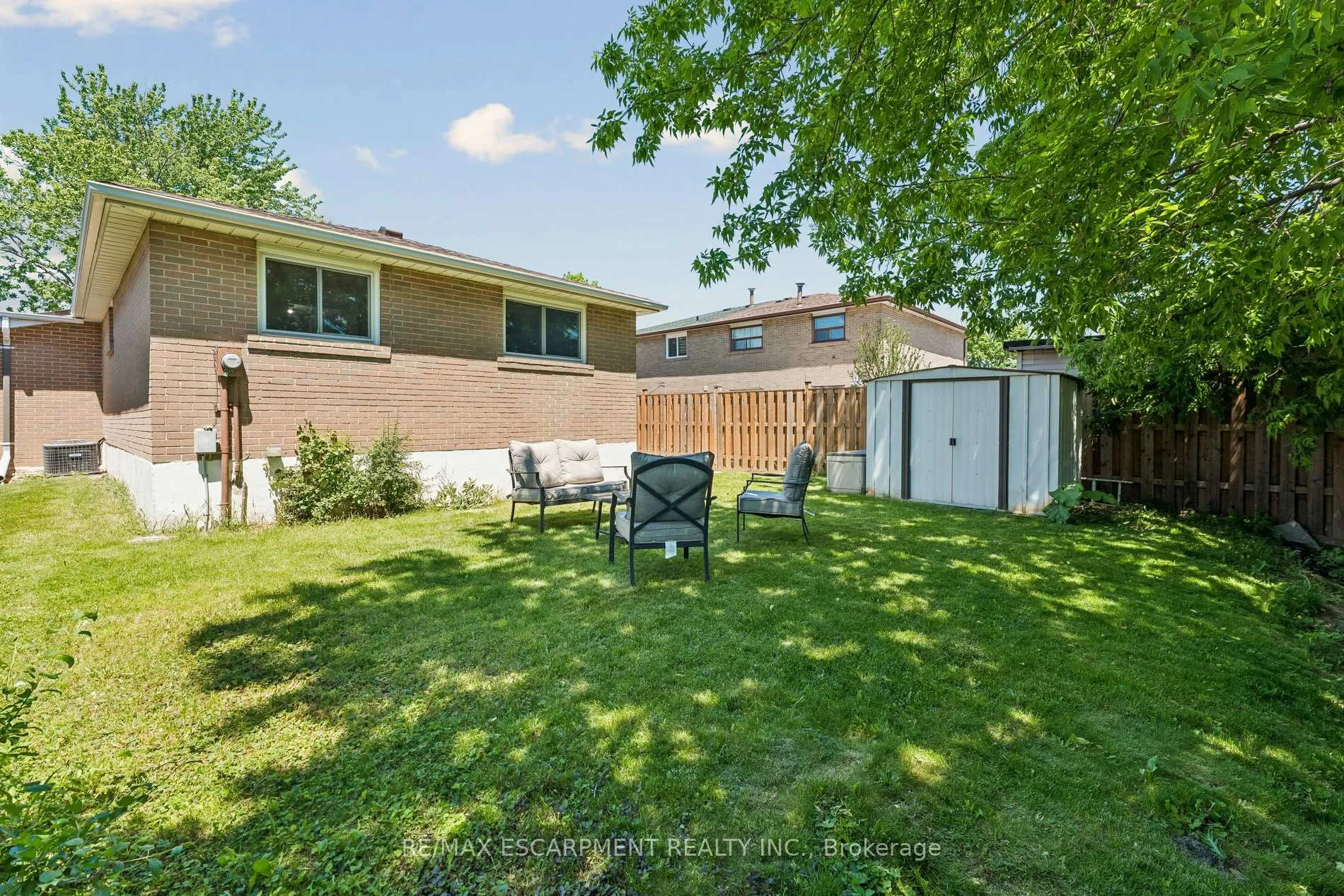 Photo 36 of 29 Deeside Crescent, Brampton, Southgate — HOMEH