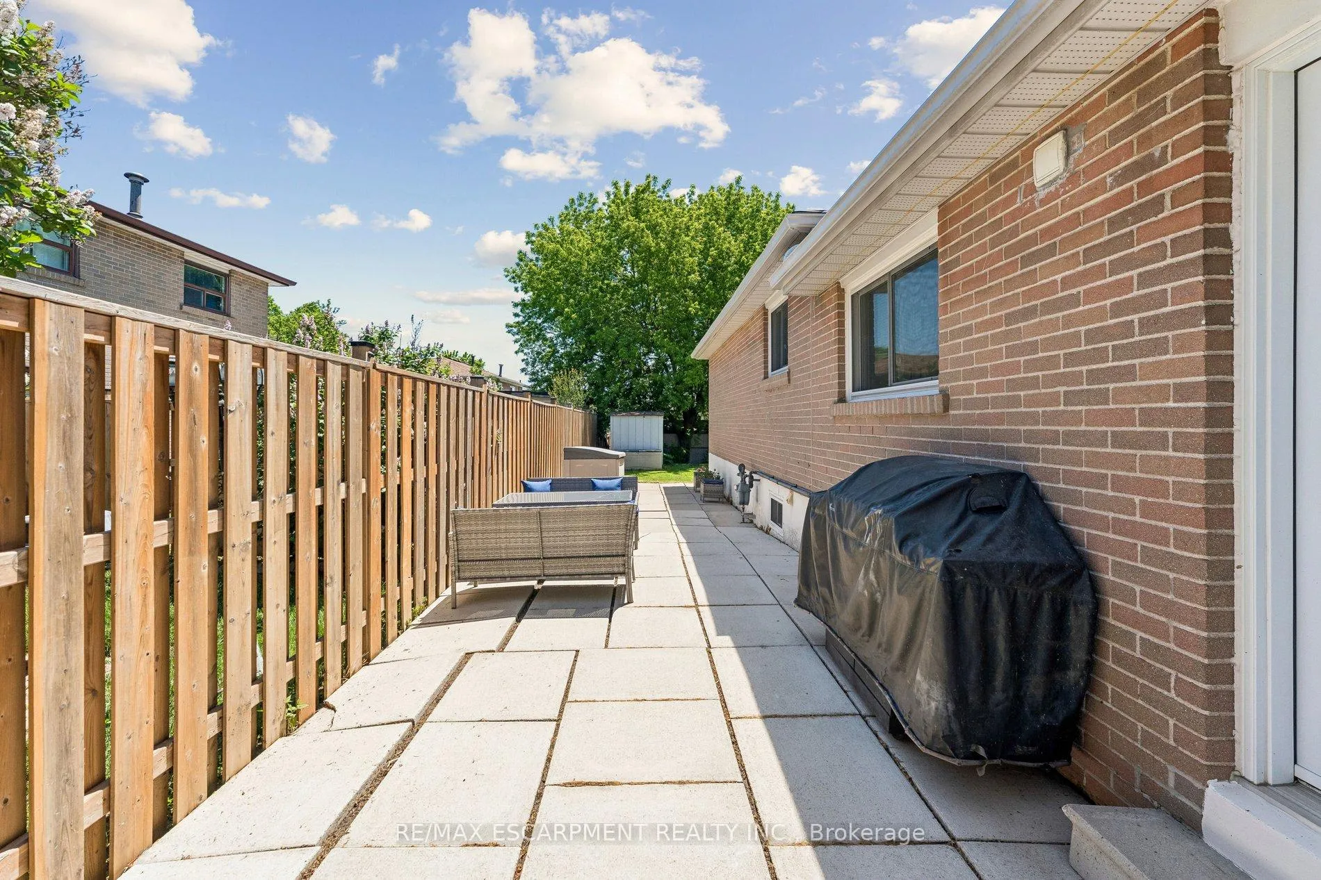 Photo 38 of 29 Deeside Crescent, Brampton, Southgate — HOMEH