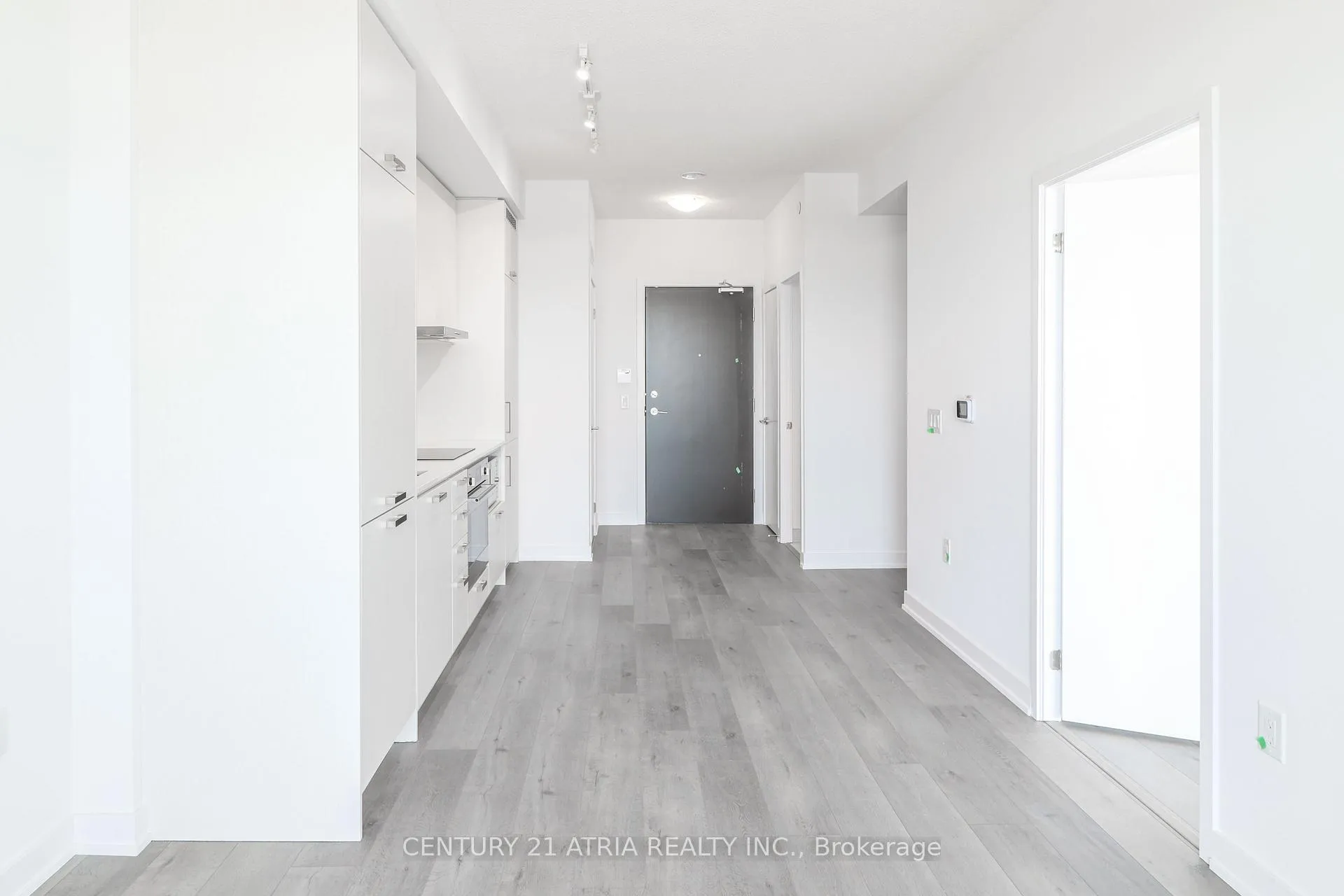 Photo 2 of Unit 1507, 38 Honeycrisp Crescent, Vaughan, Vaughan Corporate Centre — HOMEH