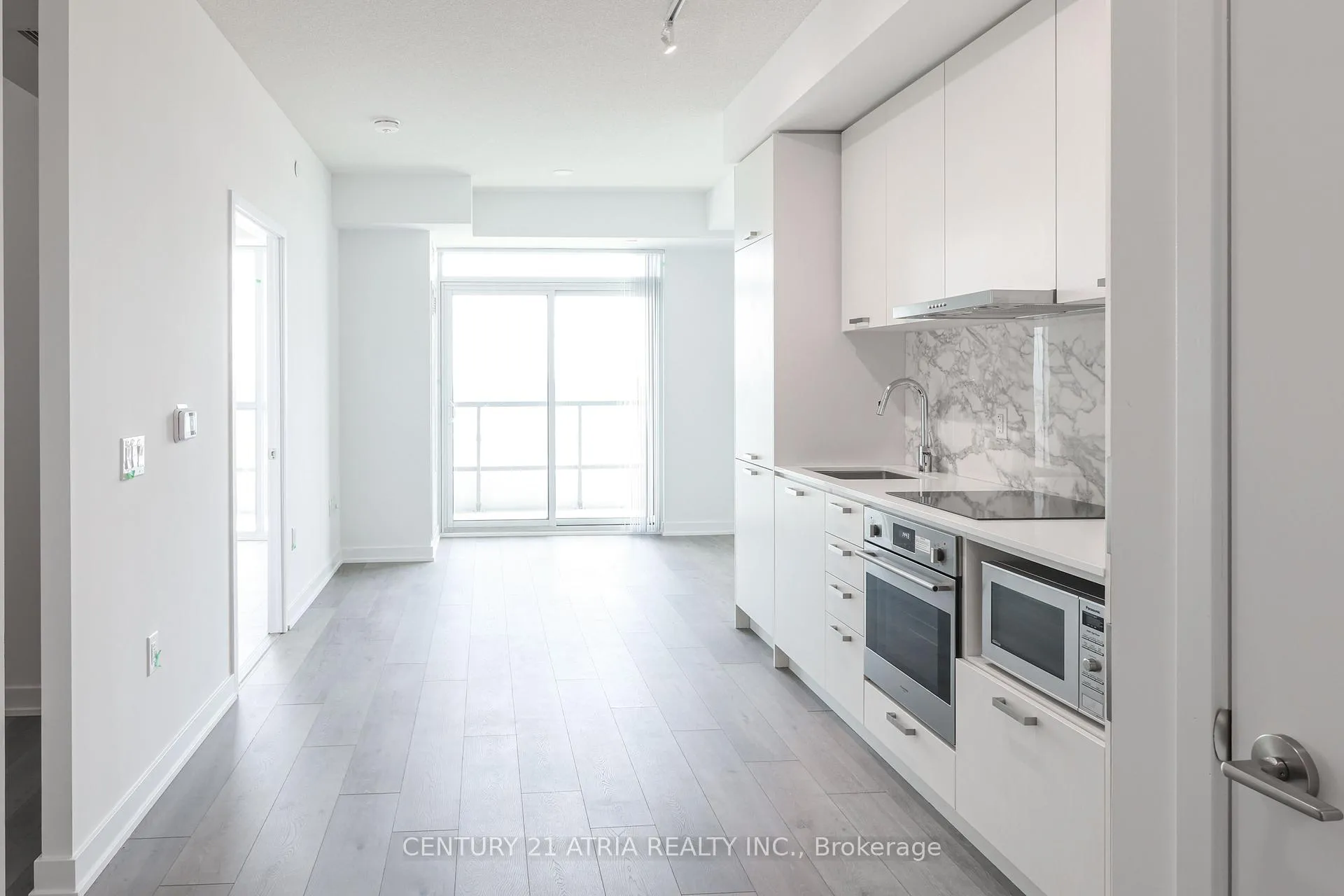 Photo 3 of Unit 1507, 38 Honeycrisp Crescent, Vaughan, Vaughan Corporate Centre — HOMEH