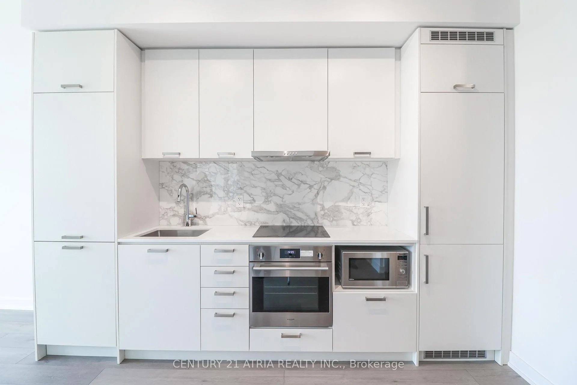Photo 4 of Unit 1507, 38 Honeycrisp Crescent, Vaughan, Vaughan Corporate Centre — HOMEH