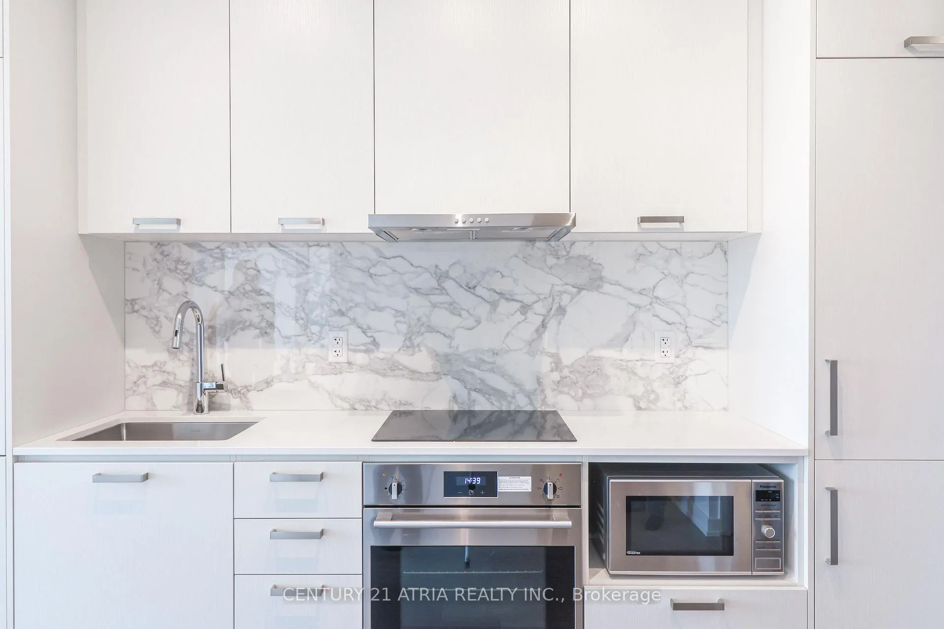 Photo 5 of Unit 1507, 38 Honeycrisp Crescent, Vaughan, Vaughan Corporate Centre — HOMEH
