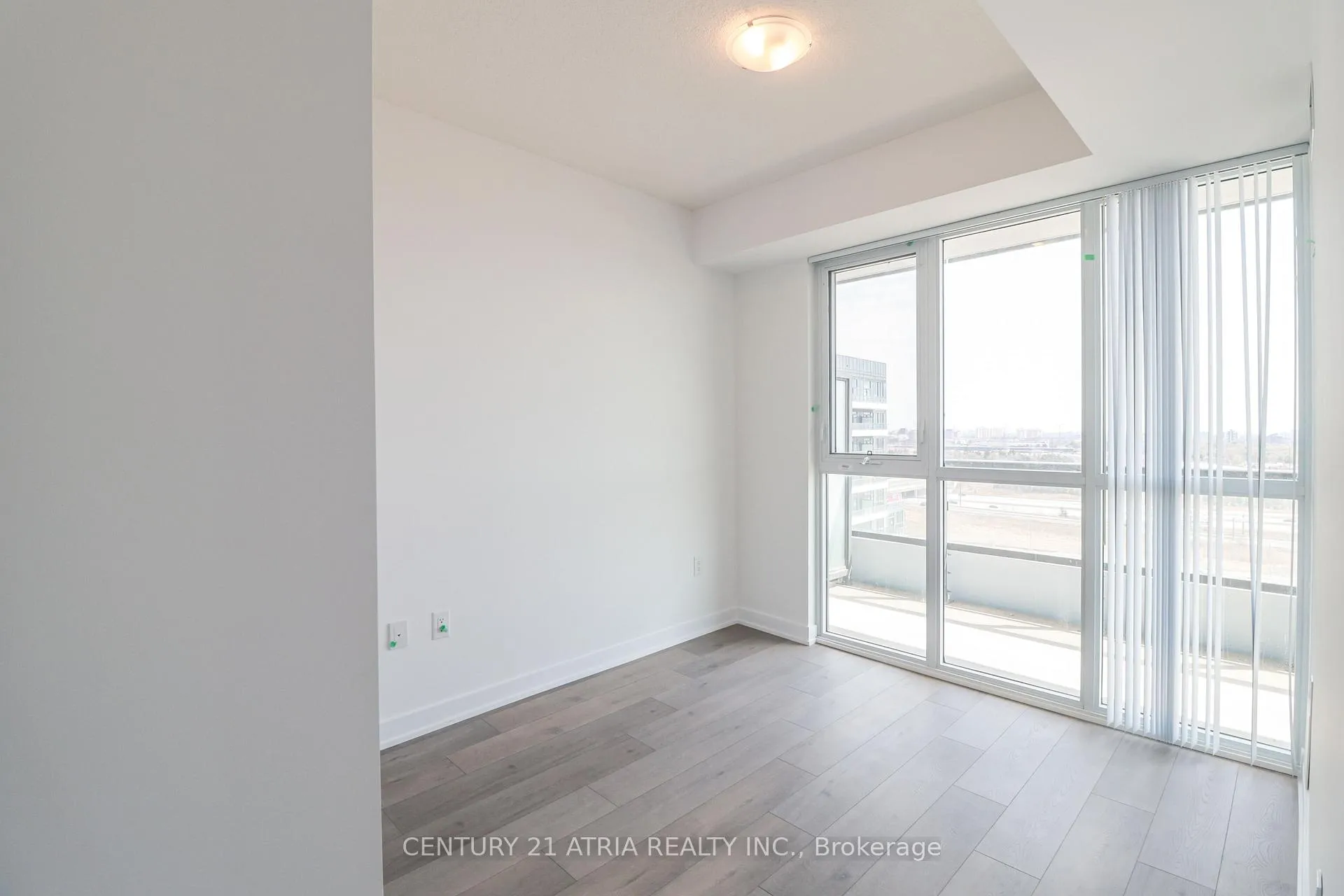Photo 8 of Unit 1507, 38 Honeycrisp Crescent, Vaughan, Vaughan Corporate Centre — HOMEH