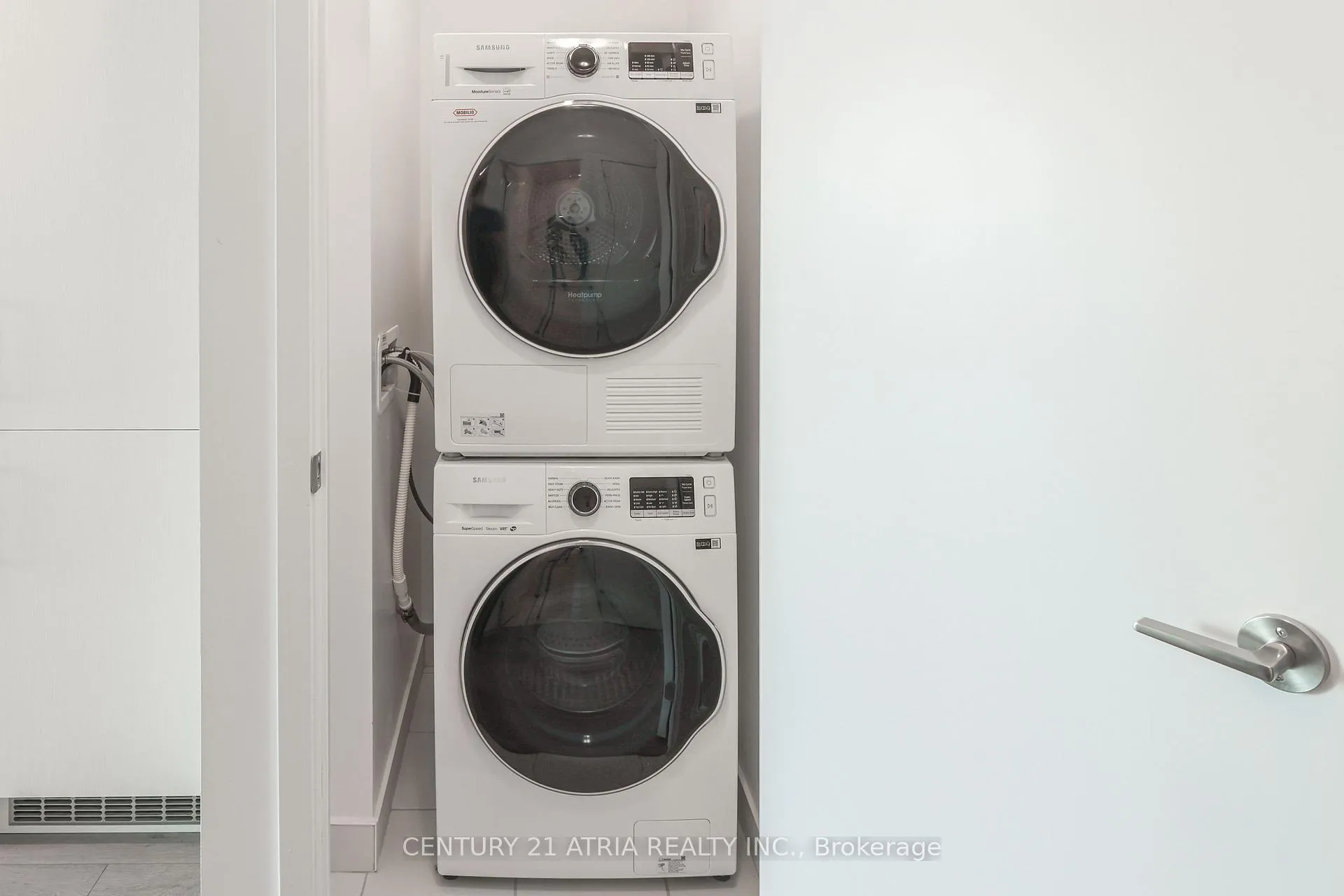 Photo 12 of Unit 1507, 38 Honeycrisp Crescent, Vaughan, Vaughan Corporate Centre — HOMEH