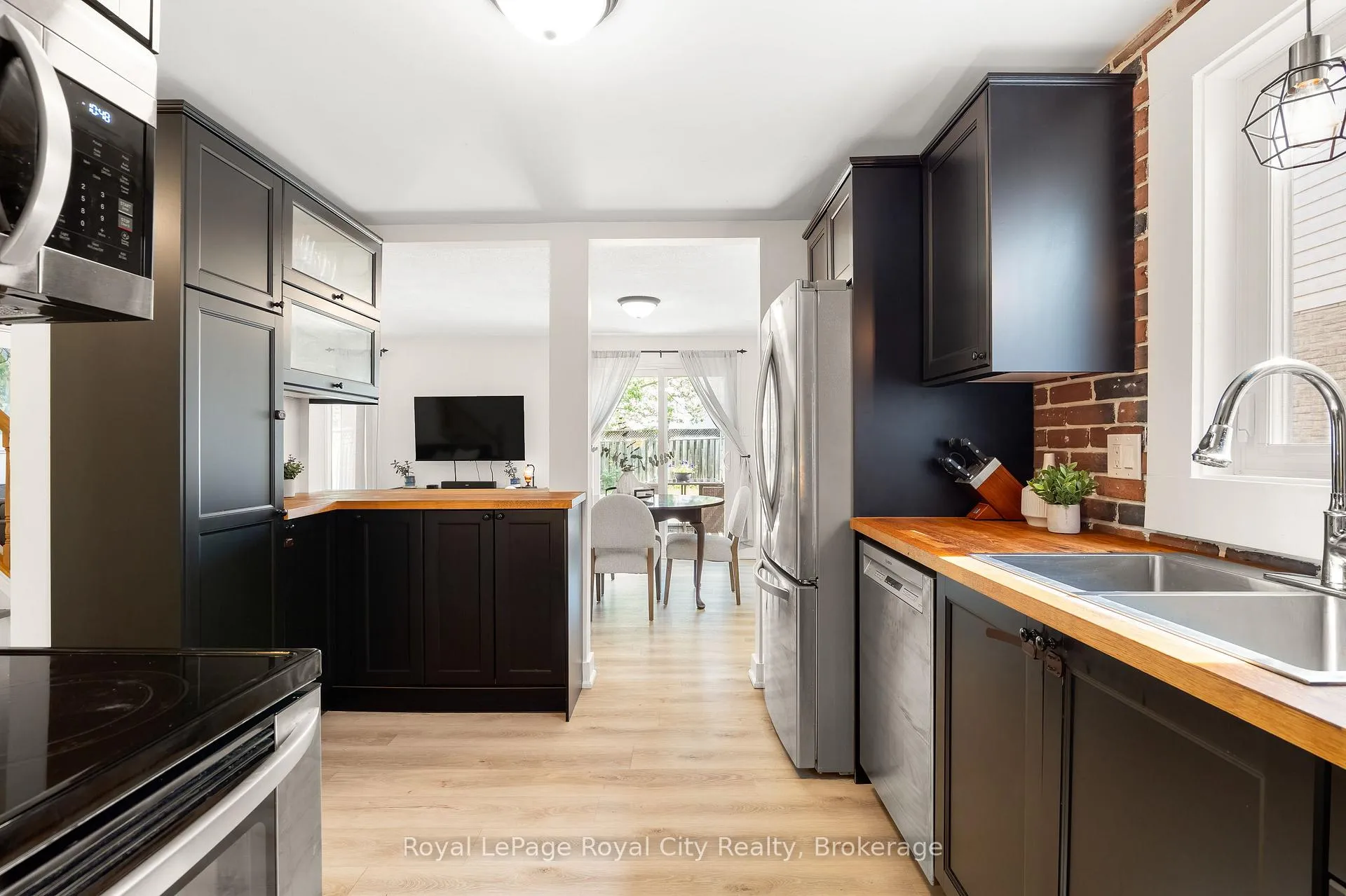 Photo 5 of 52 Walman Drive, Guelph, Kortright West — HOMEH