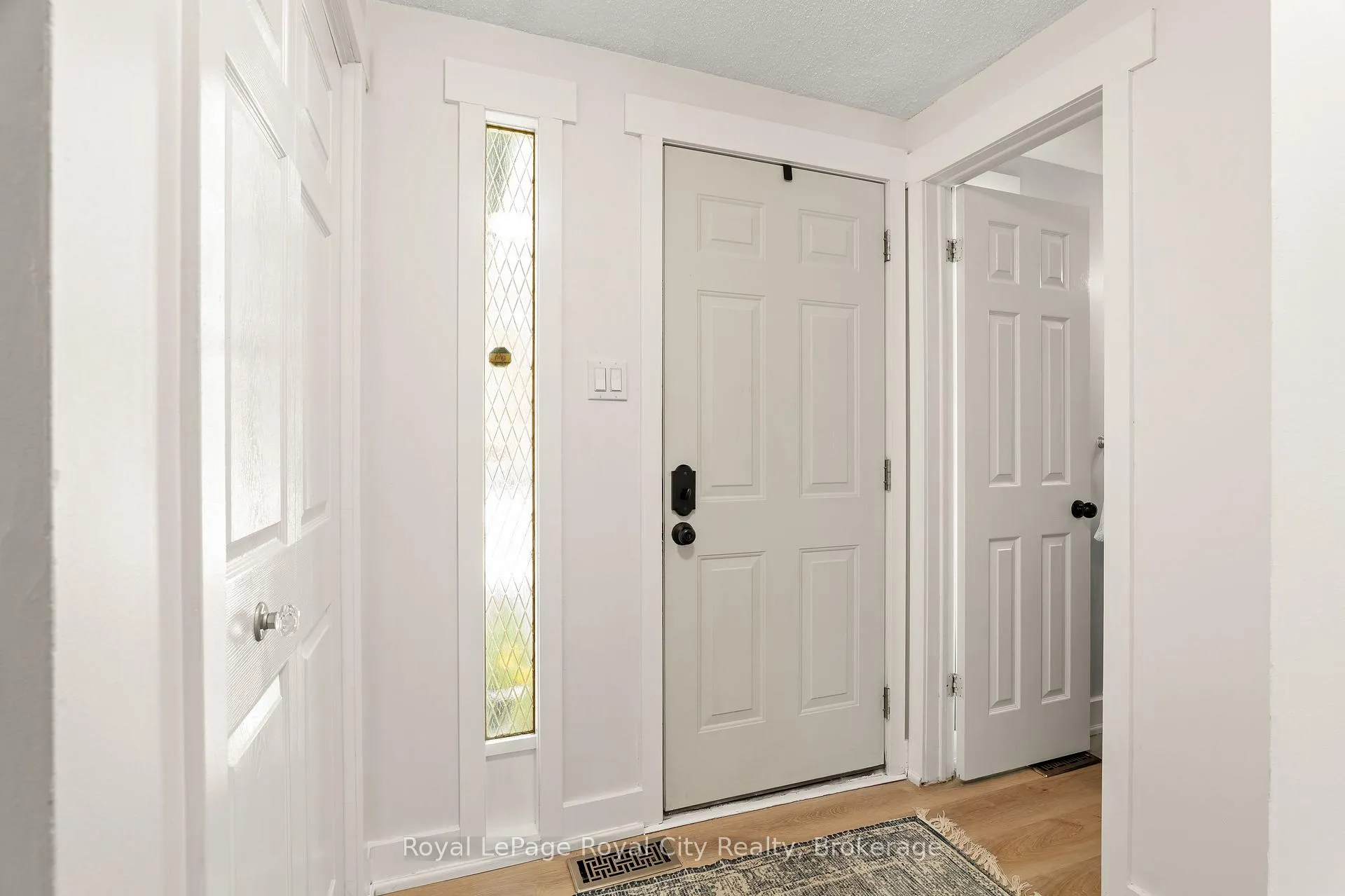 Photo 6 of 52 Walman Drive, Guelph, Kortright West — HOMEH