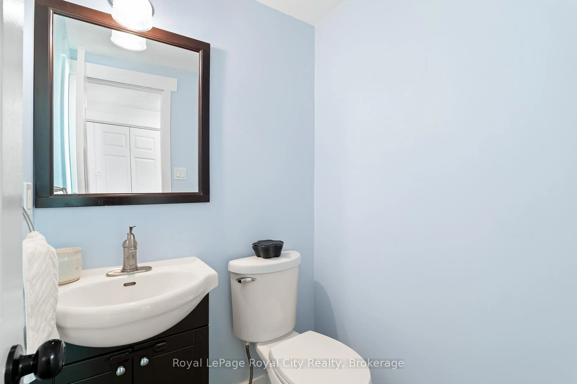 Photo 8 of 52 Walman Drive, Guelph, Kortright West — HOMEH