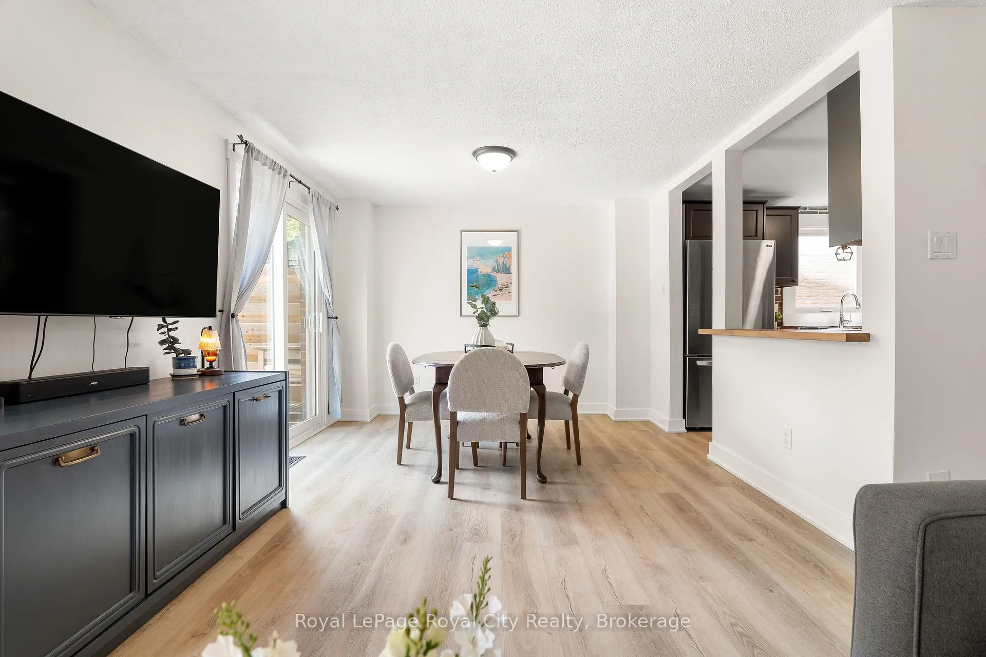 Photo 15 of 52 Walman Drive, Guelph, Kortright West — HOMEH