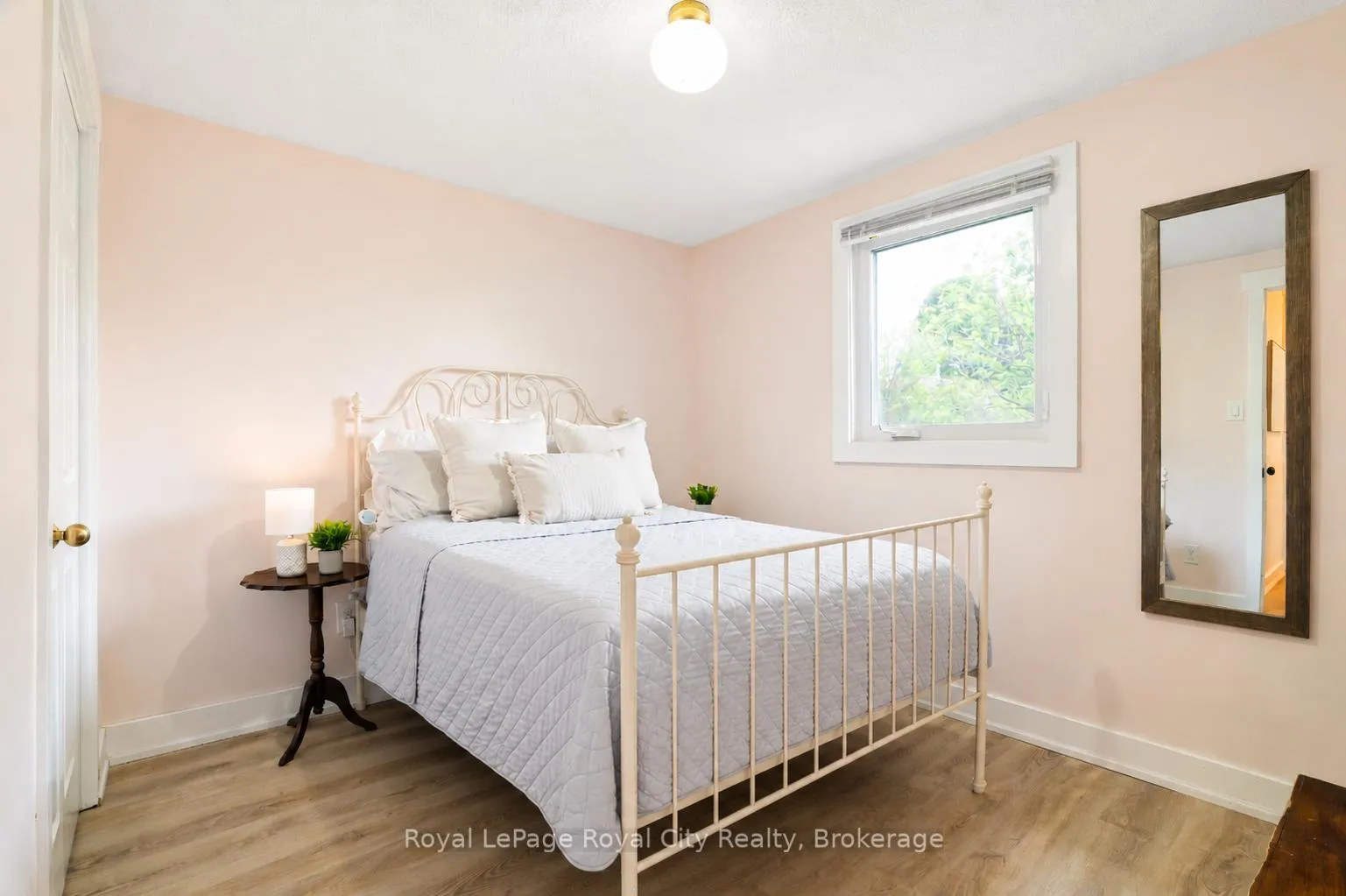 Photo 22 of 52 Walman Drive, Guelph, Kortright West — HOMEH