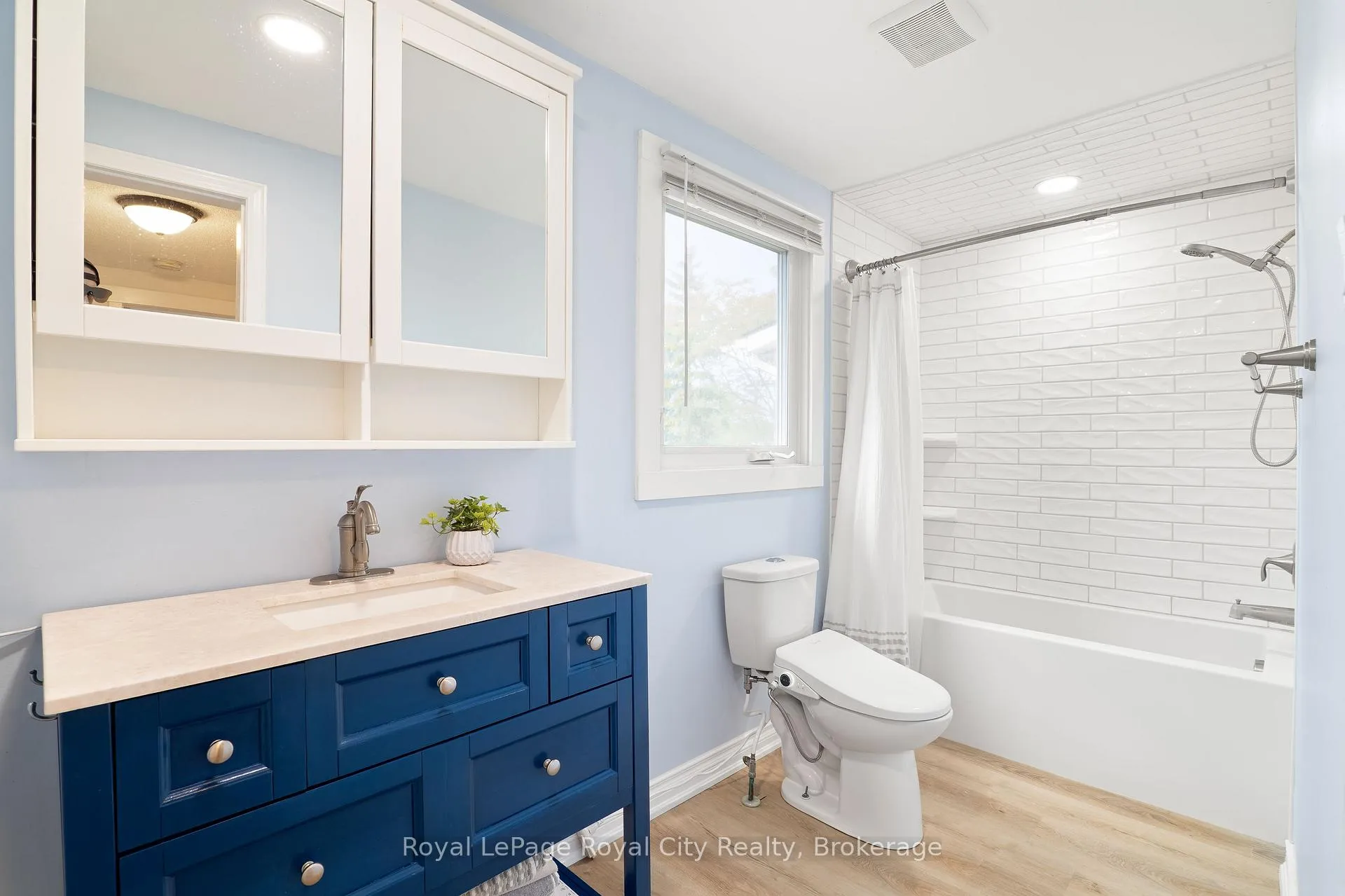 Photo 24 of 52 Walman Drive, Guelph, Kortright West — HOMEH