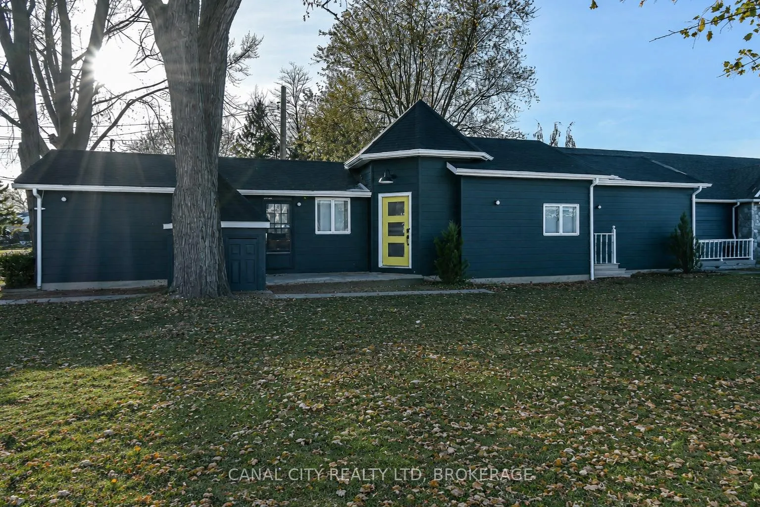 Photo 2 of 6 Colton Avenue, St. Catharines, Port Dalhousie — HOMEH