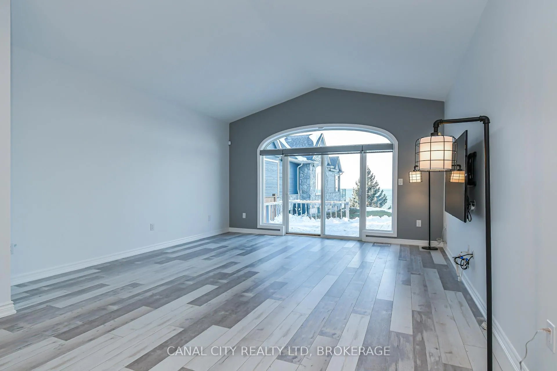 Photo 8 of 6 Colton Avenue, St. Catharines, Port Dalhousie — HOMEH