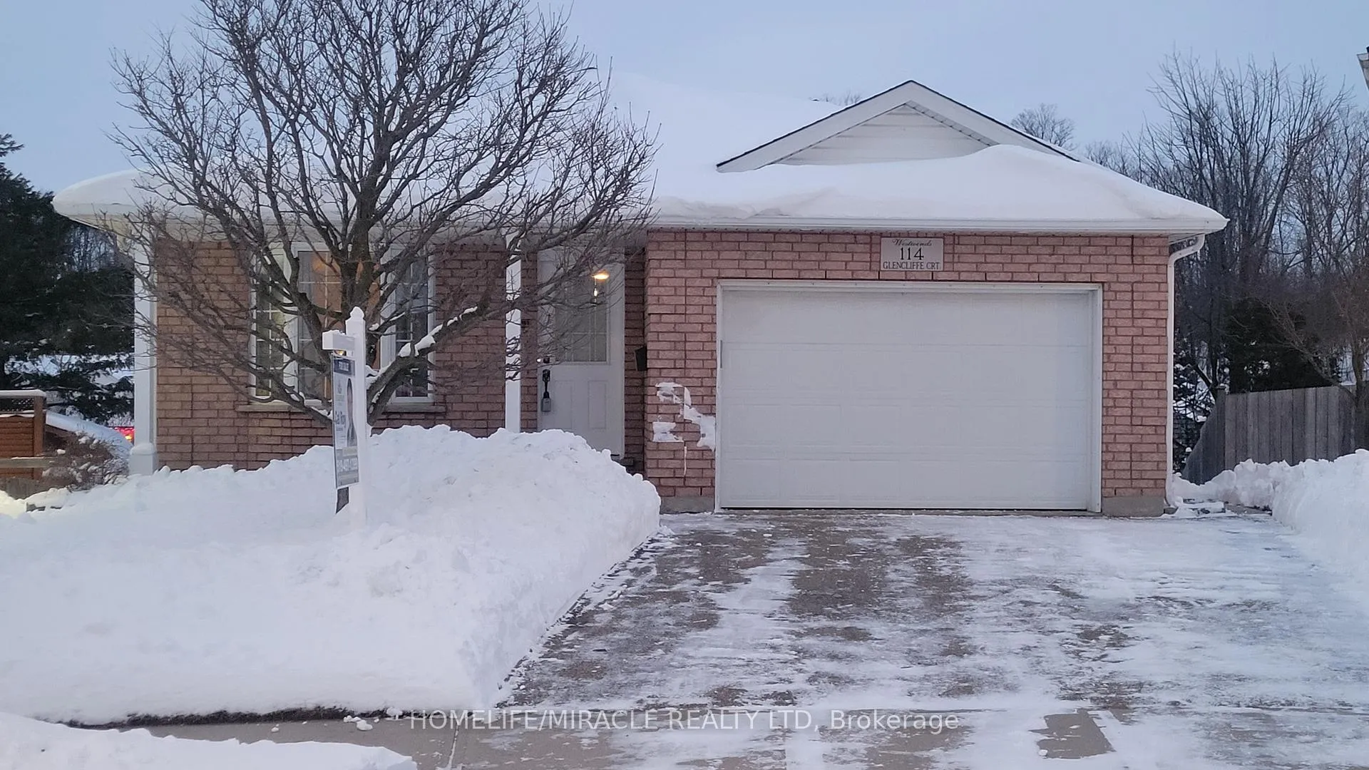 Photo 3 of 114 Glencliffe Court, Kitchener — HOMEH