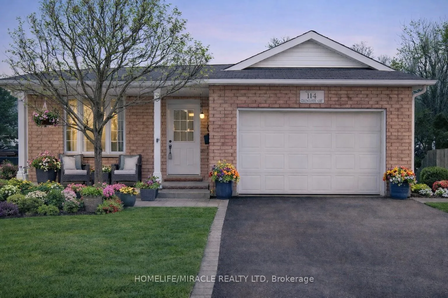Photo 4 of 114 Glencliffe Court, Kitchener — HOMEH