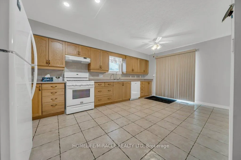Photo 10 of 114 Glencliffe Court, Kitchener — HOMEH