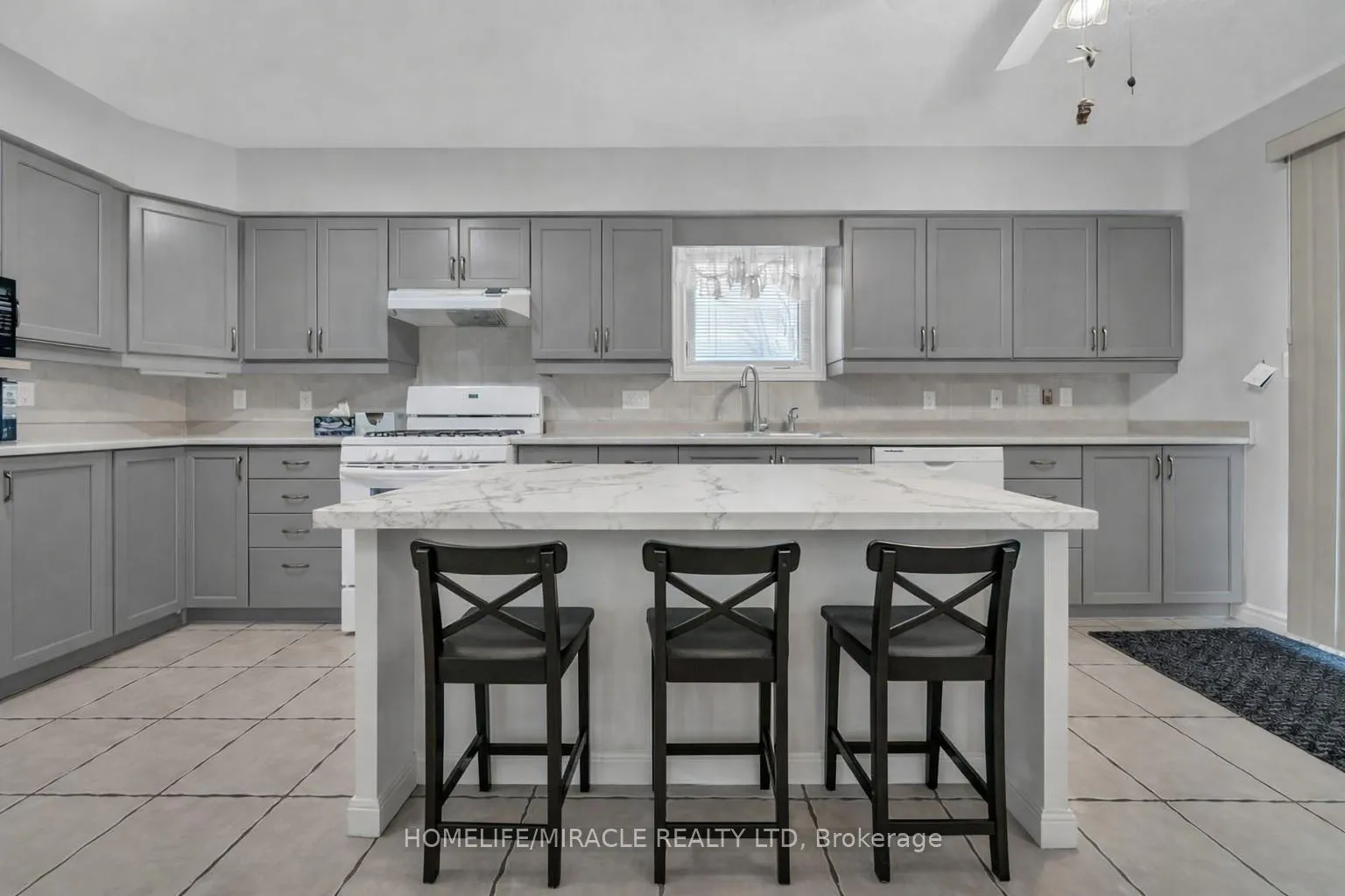 Photo 13 of 114 Glencliffe Court, Kitchener — HOMEH