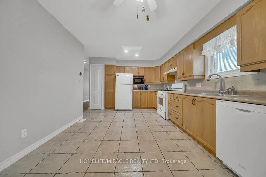 Photo 15 of 114 Glencliffe Court, Kitchener — HOMEH
