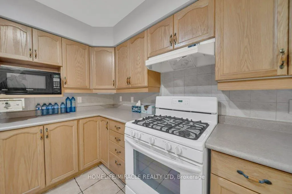 Photo 17 of 114 Glencliffe Court, Kitchener — HOMEH