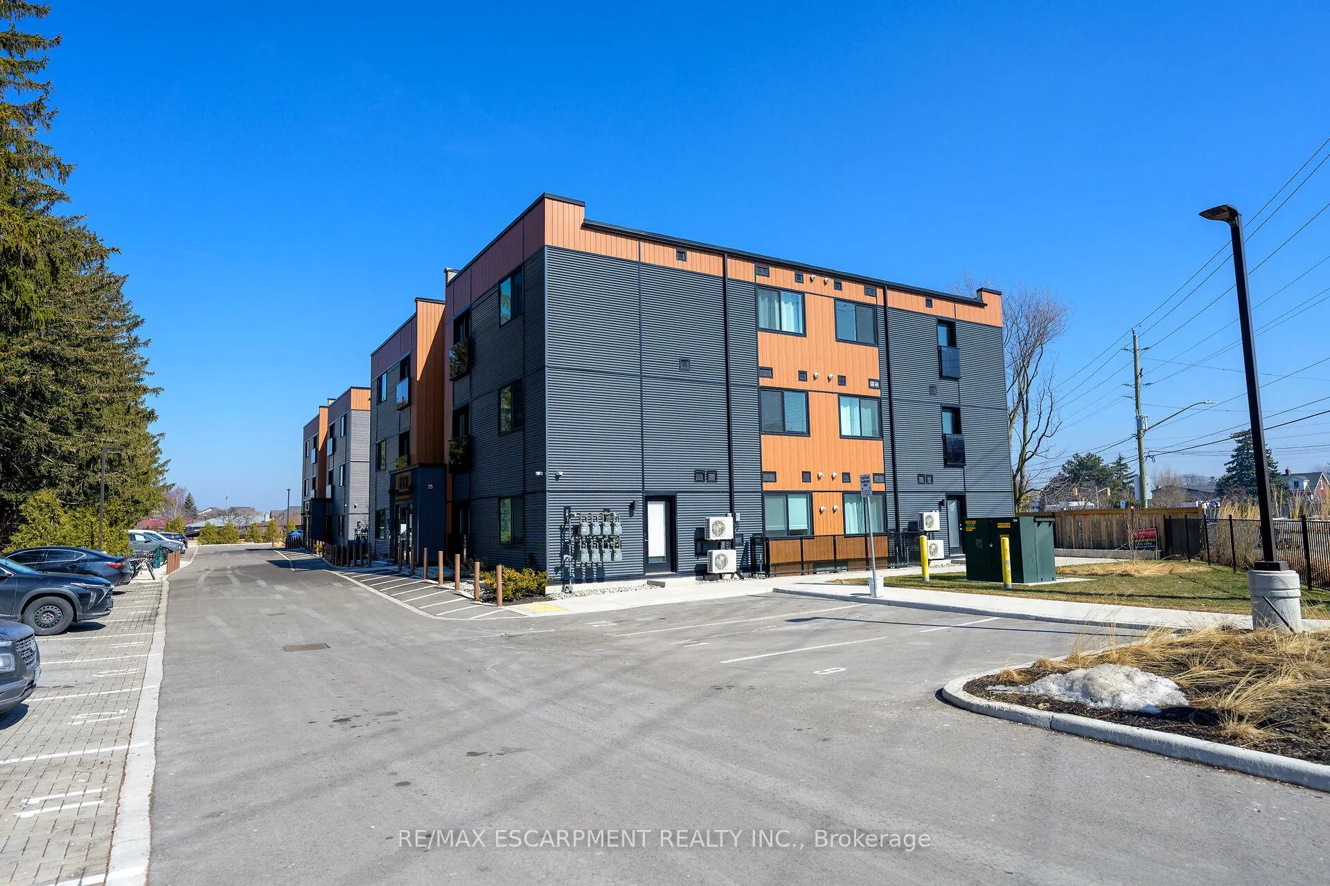 Photo 2 of Unit 302, 261 King Street E, Hamilton, Stoney Creek — HOMEH