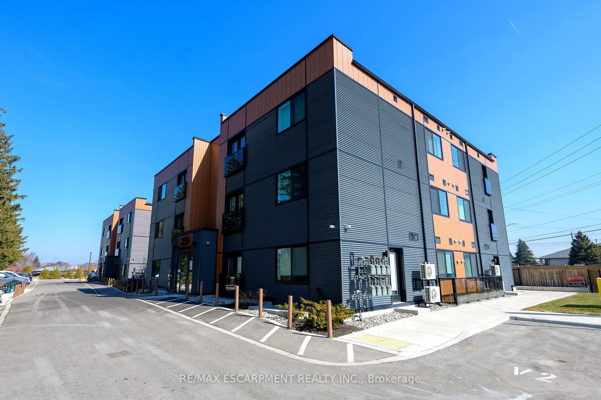 Photo 3 of Unit 302, 261 King Street E, Hamilton, Stoney Creek — HOMEH