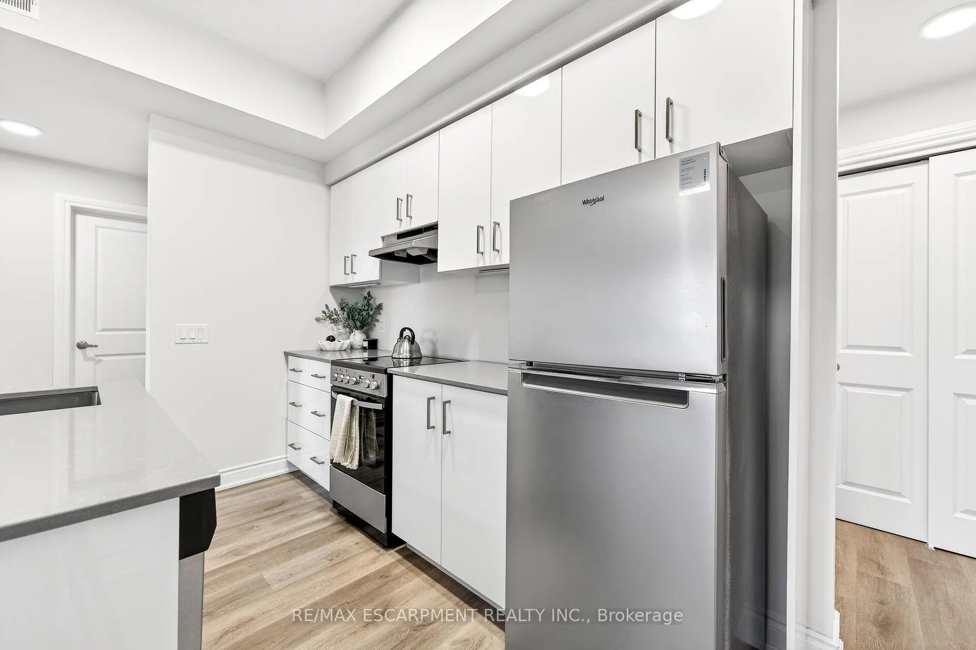 Photo 8 of Unit 302, 261 King Street E, Hamilton, Stoney Creek — HOMEH